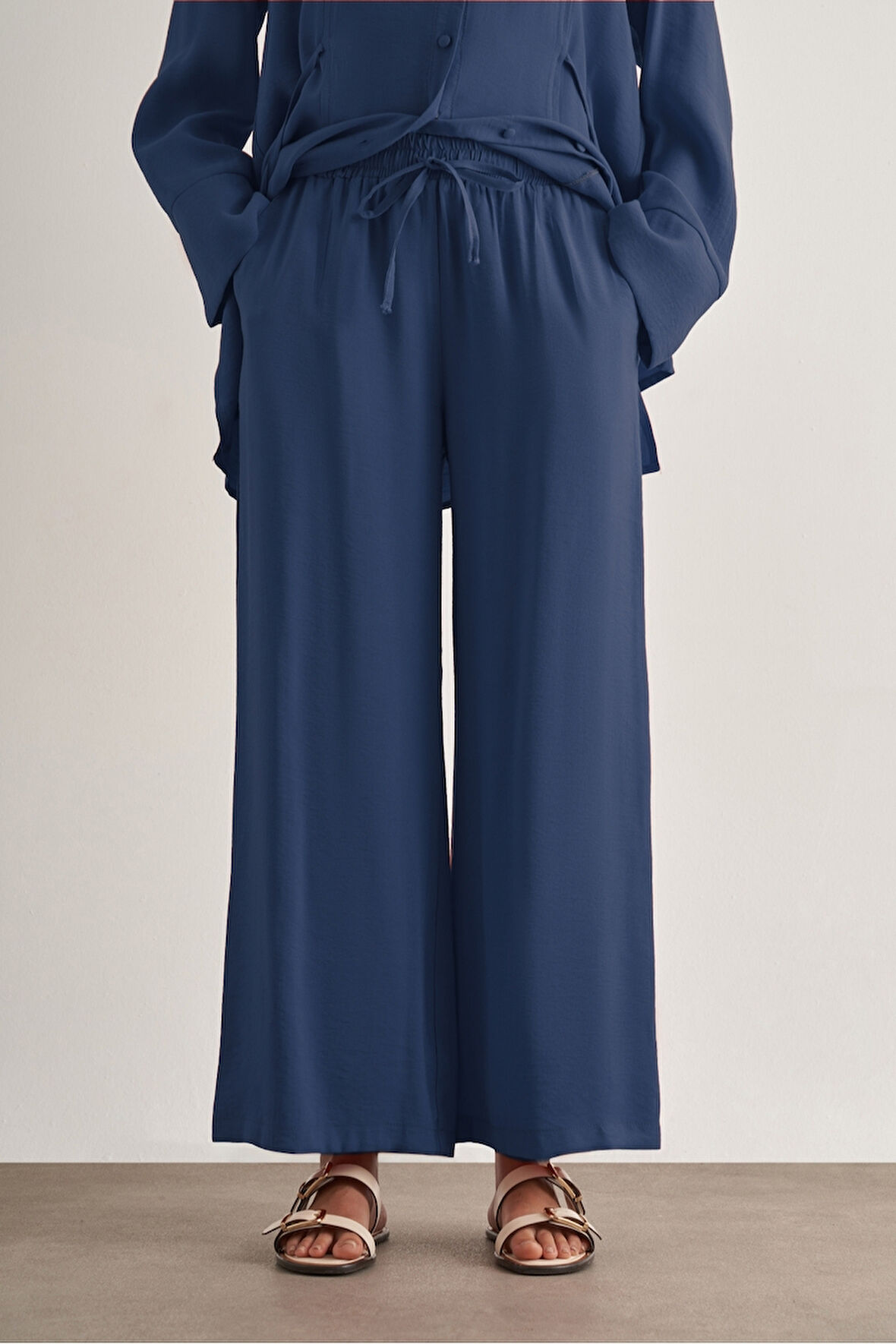 Mizalle Beli İpli Modal Karışımlı İndigo Mavi Rahat Pantolon