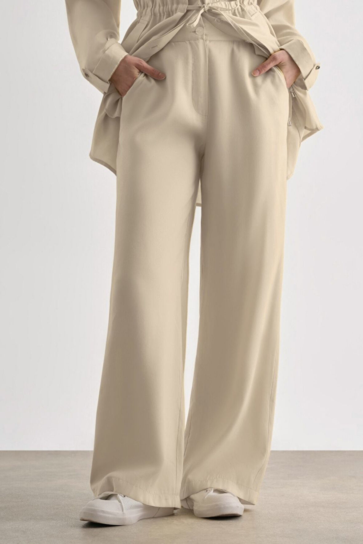 Mizalle Taş Rengi Rahat Kesim Geniş Paçalı Modal Pantolon