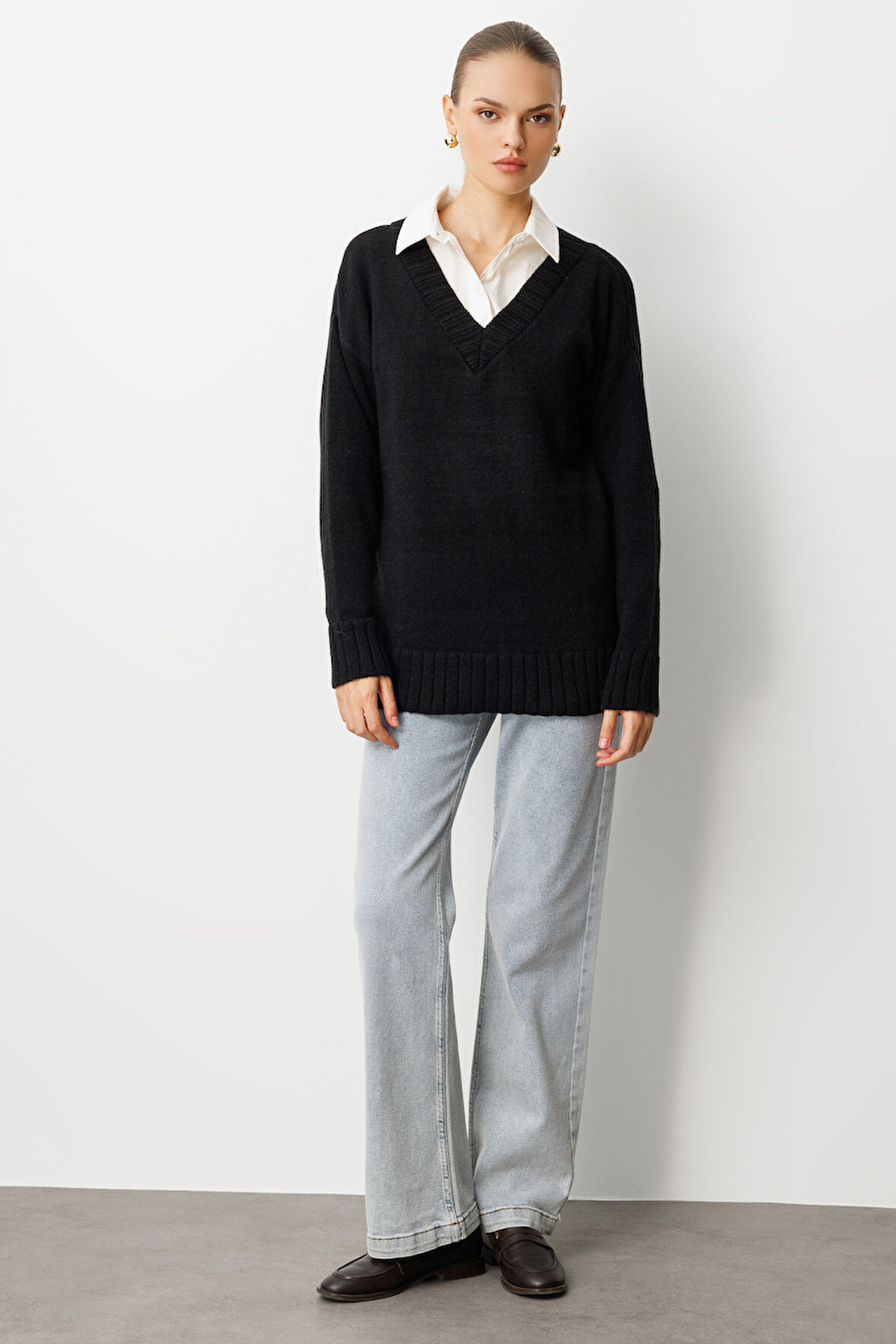 Mizalle V Yaka Oversize Siyah Triko Kazak