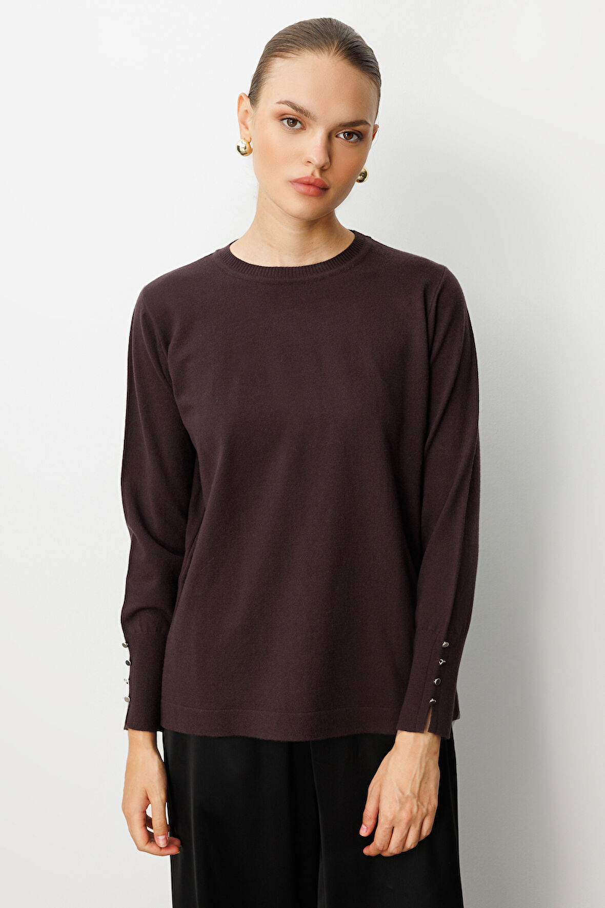 Mizalle Kol Düğmeli Kahverengi Yuvarlak Yaka İnce Triko Kazak