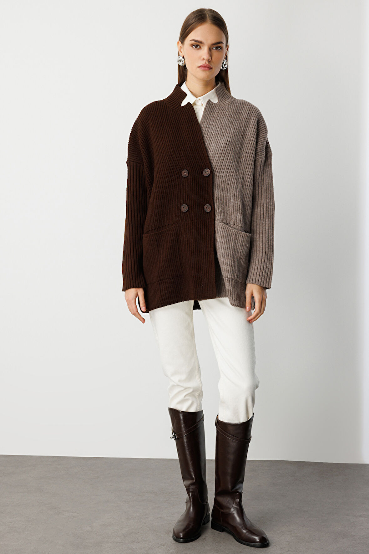 Kahve-vizon Mizalle Ekstra Oversize Gri Renk Bloklu Cepli Kalın Triko Hırka