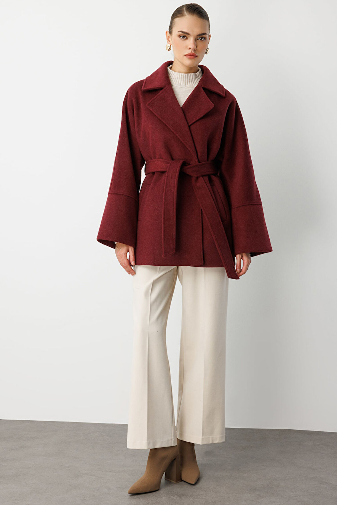 Mizalle Rahat Kesim Yünlü Kısa Mürdüm  Kaşe Kaban