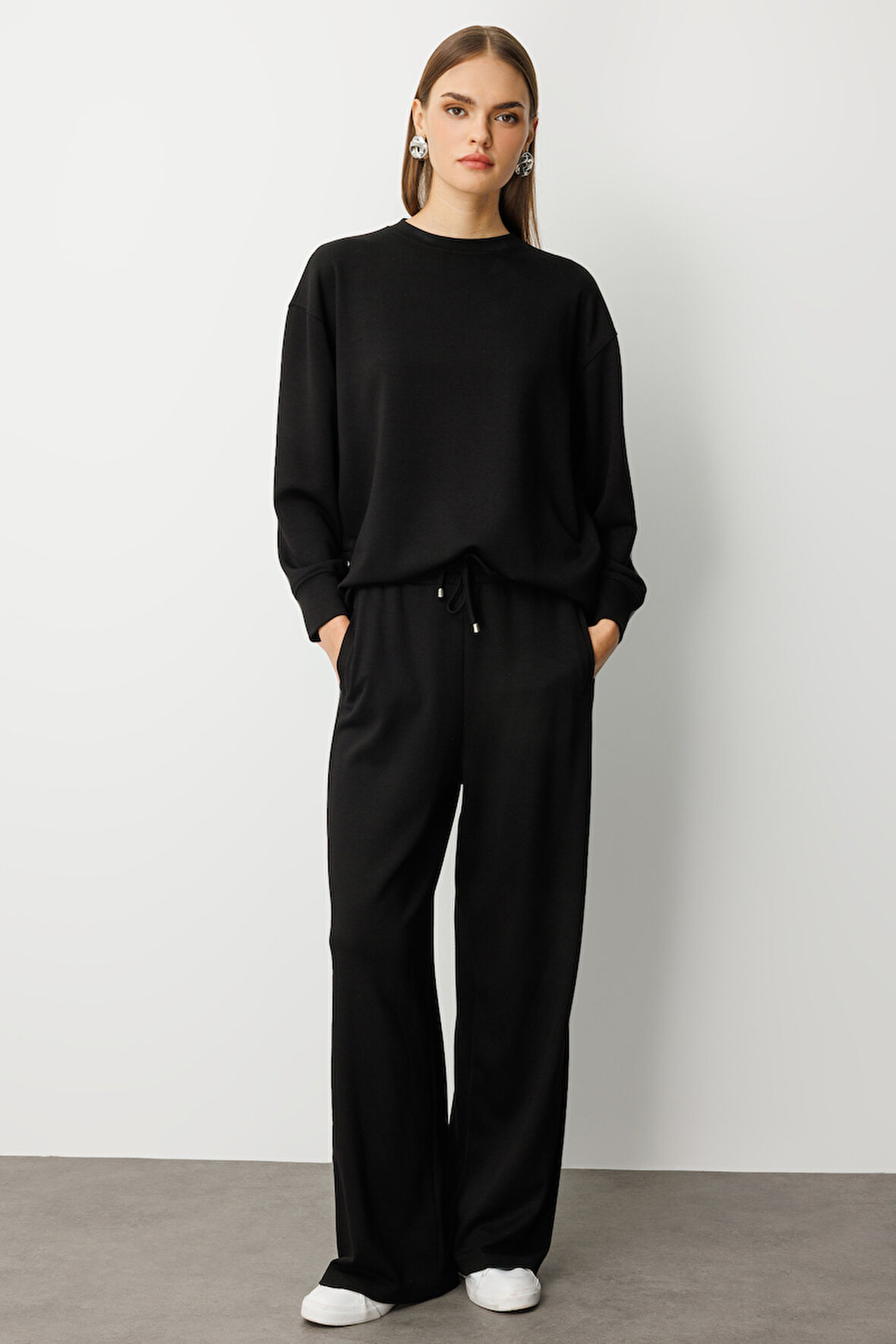 Mizalle Beli Lastikli Yumuşak Dokulu Siyah Jogger Pantolon