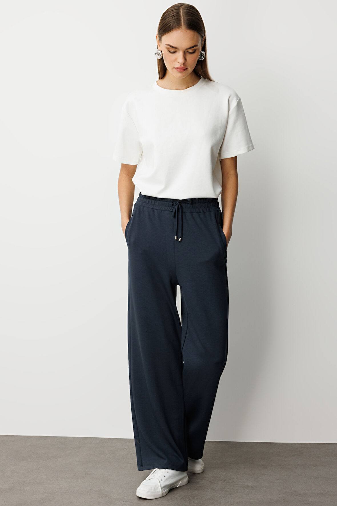 Mizalle Beli Lastikli Yumuşak Dokulu Antrasit Jogger Pantolon