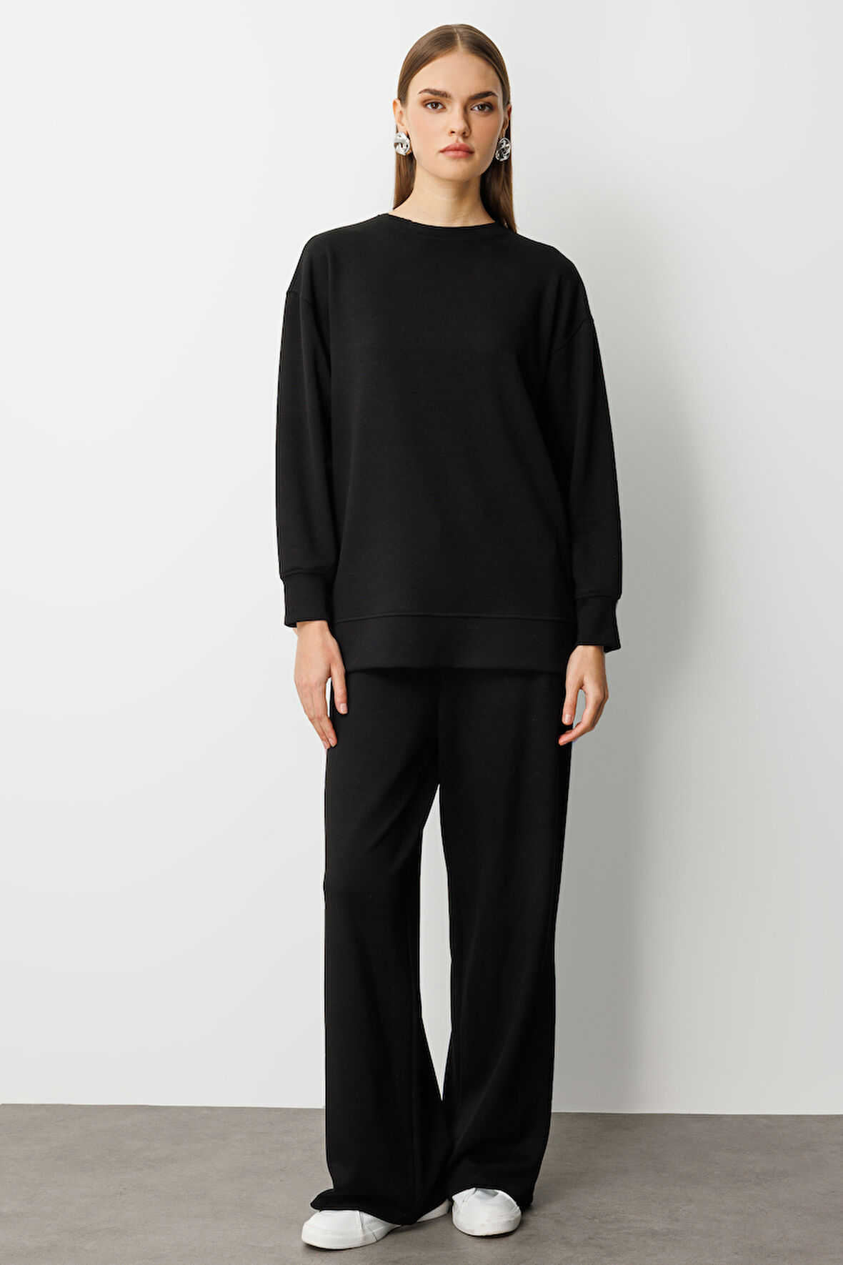 Mizalle Çıtçıtlı Yumuşak Dokulu Siyah Spor Tunik