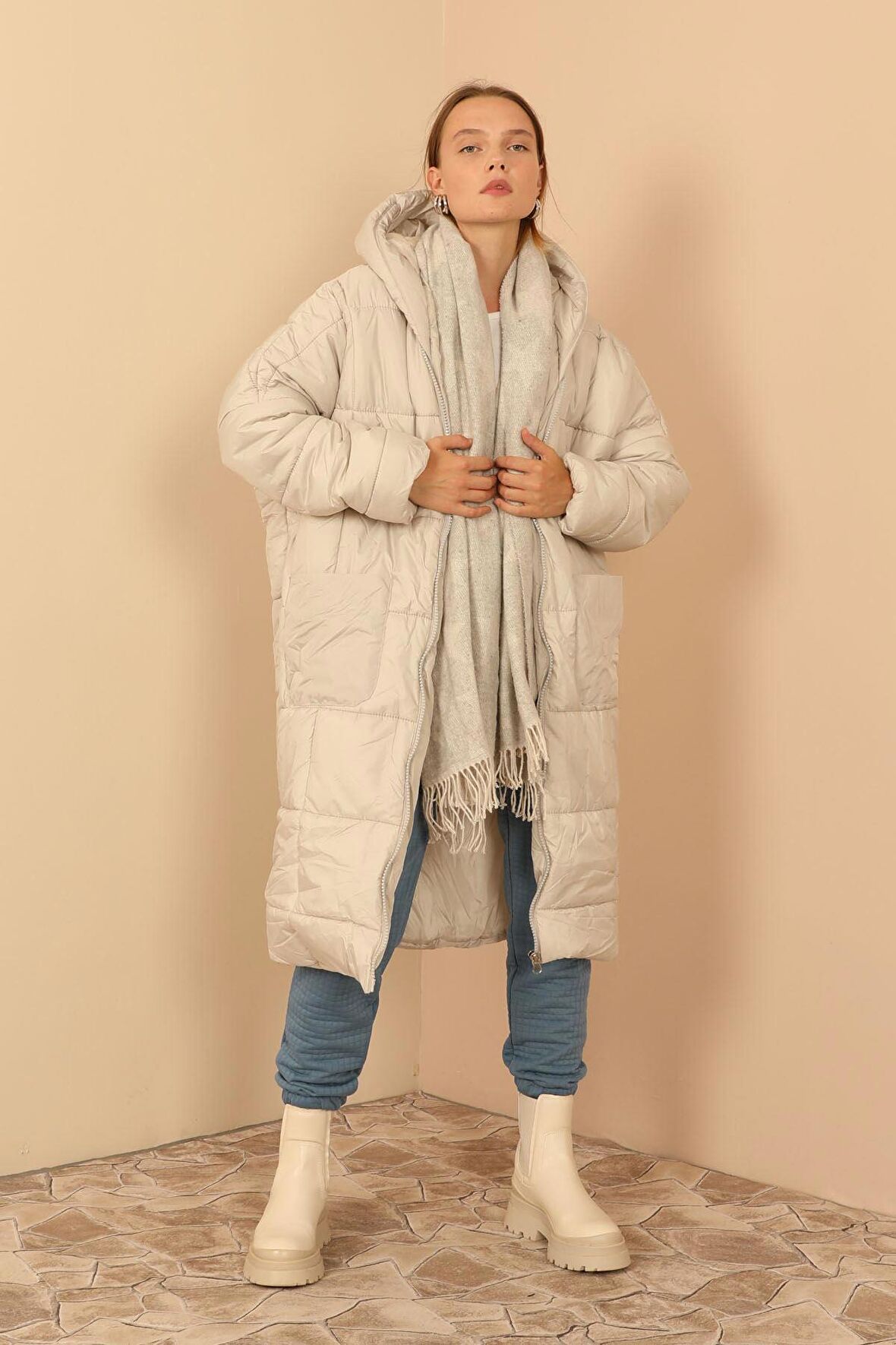 SASHA MODA MONT TAŞ STD - Kapitone Kumaş Uzun Kol Kalp Yaka Oversize/Salaş Kadın Mont