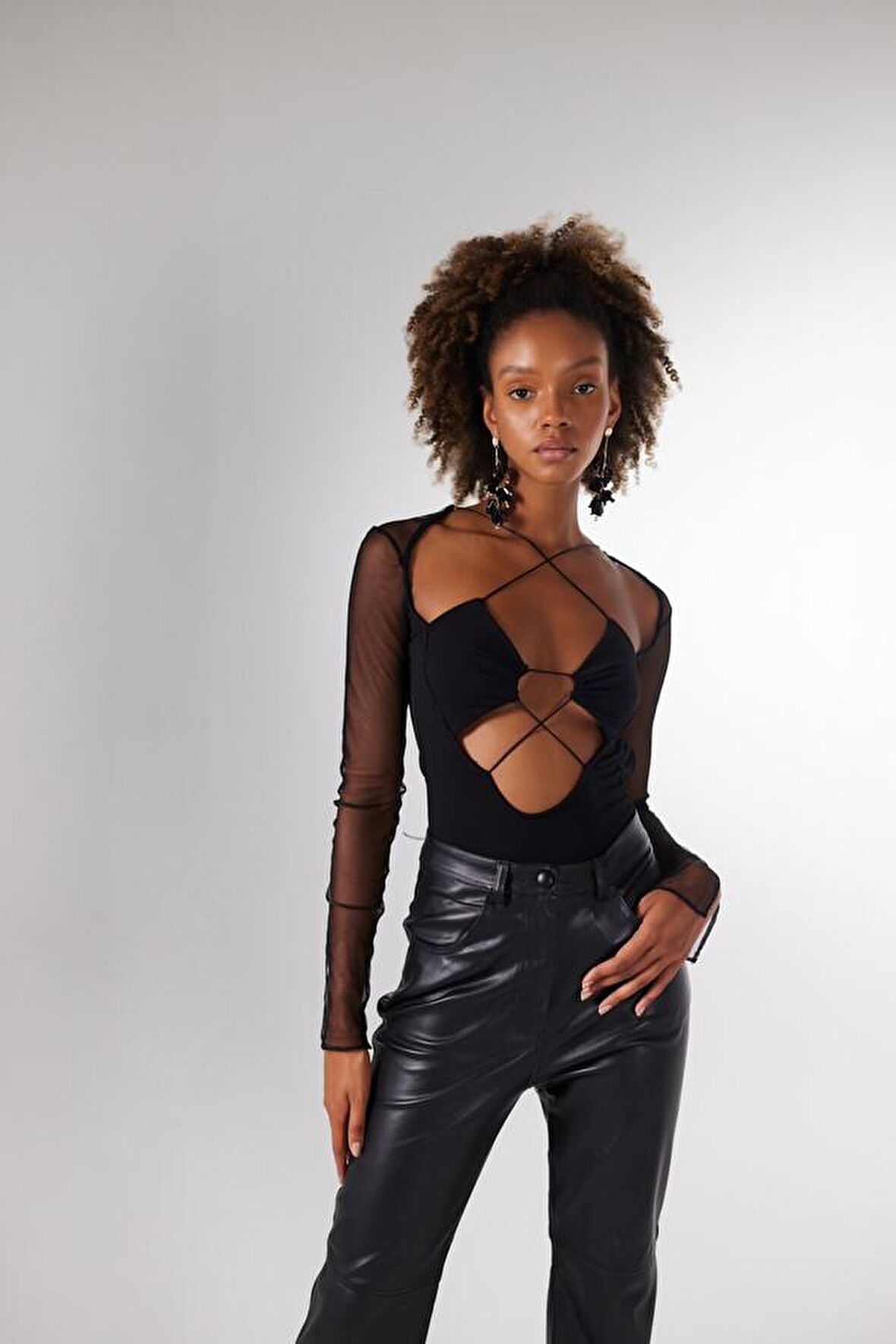 Tül Kollu Dekolteli Bony Bodysuit Siyah