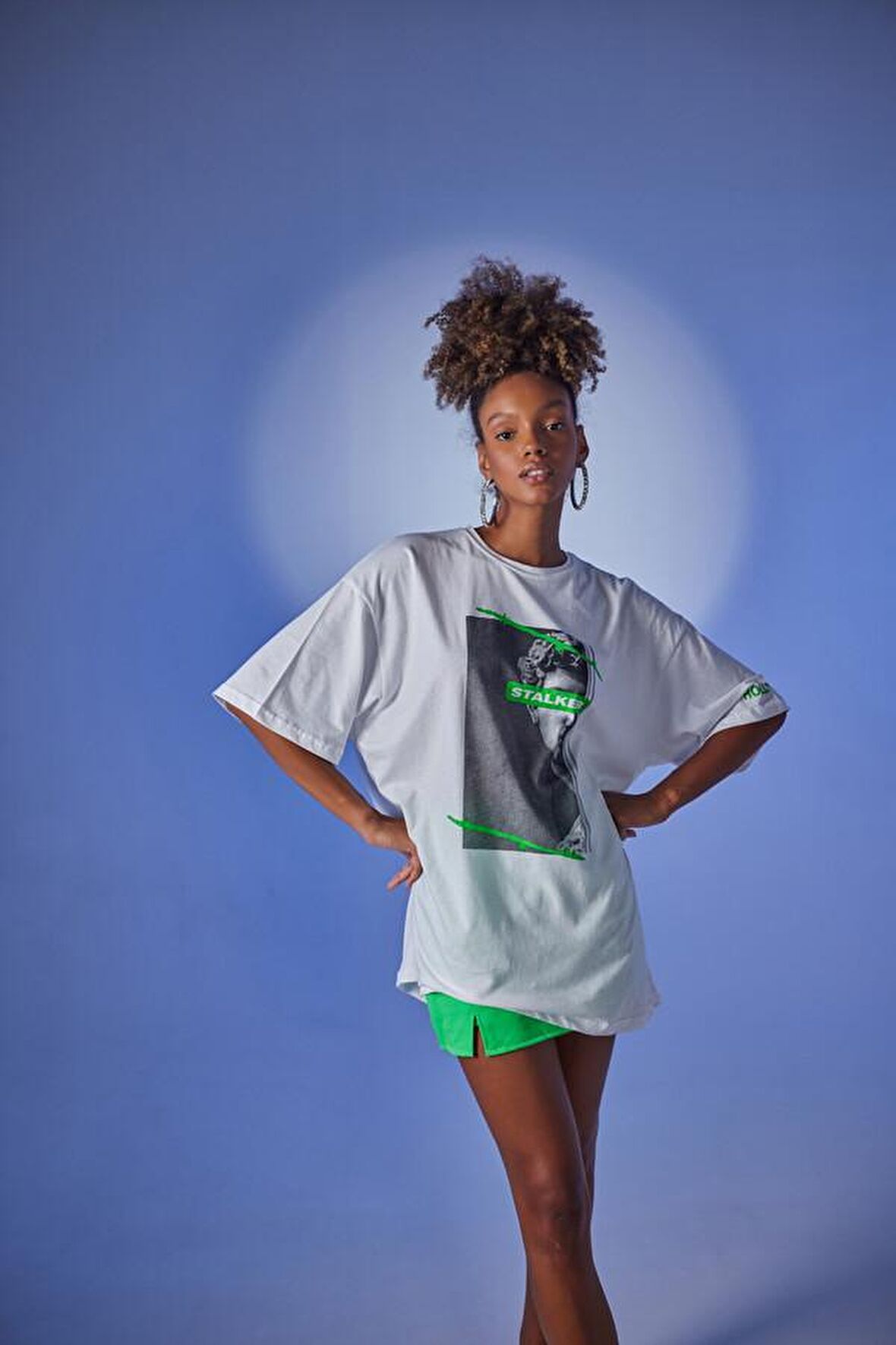 Kadın Beyaz Baskılı Oversize Bisiklet Yaka Stalker T-Shirt