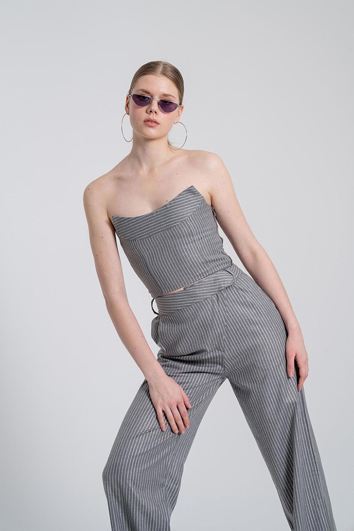 Simli Çizgili Crop Eden Büstiyer Gri