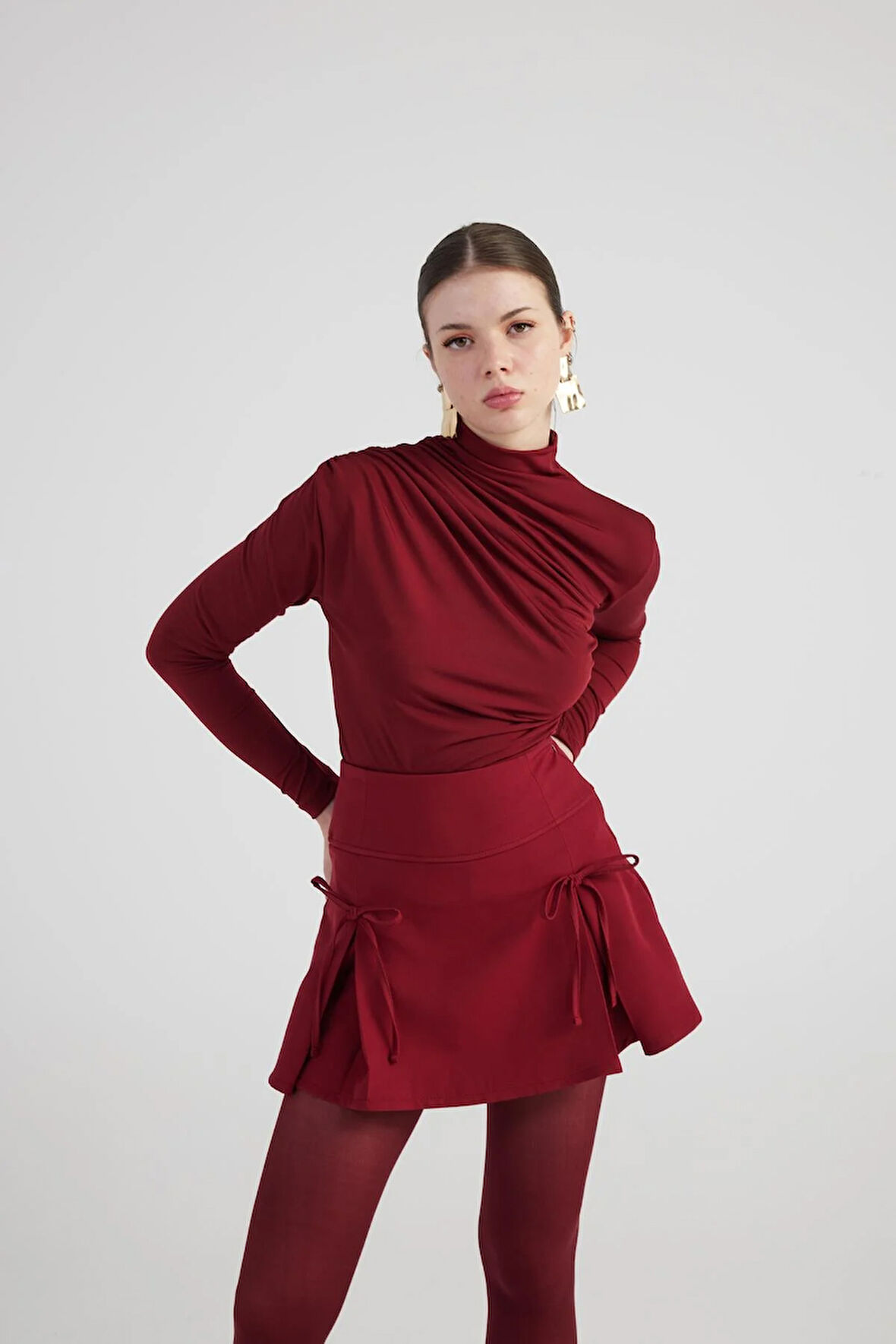 Kurdeleli Yüksek Bel Pilili Mini Elena Şort Etek Bordo