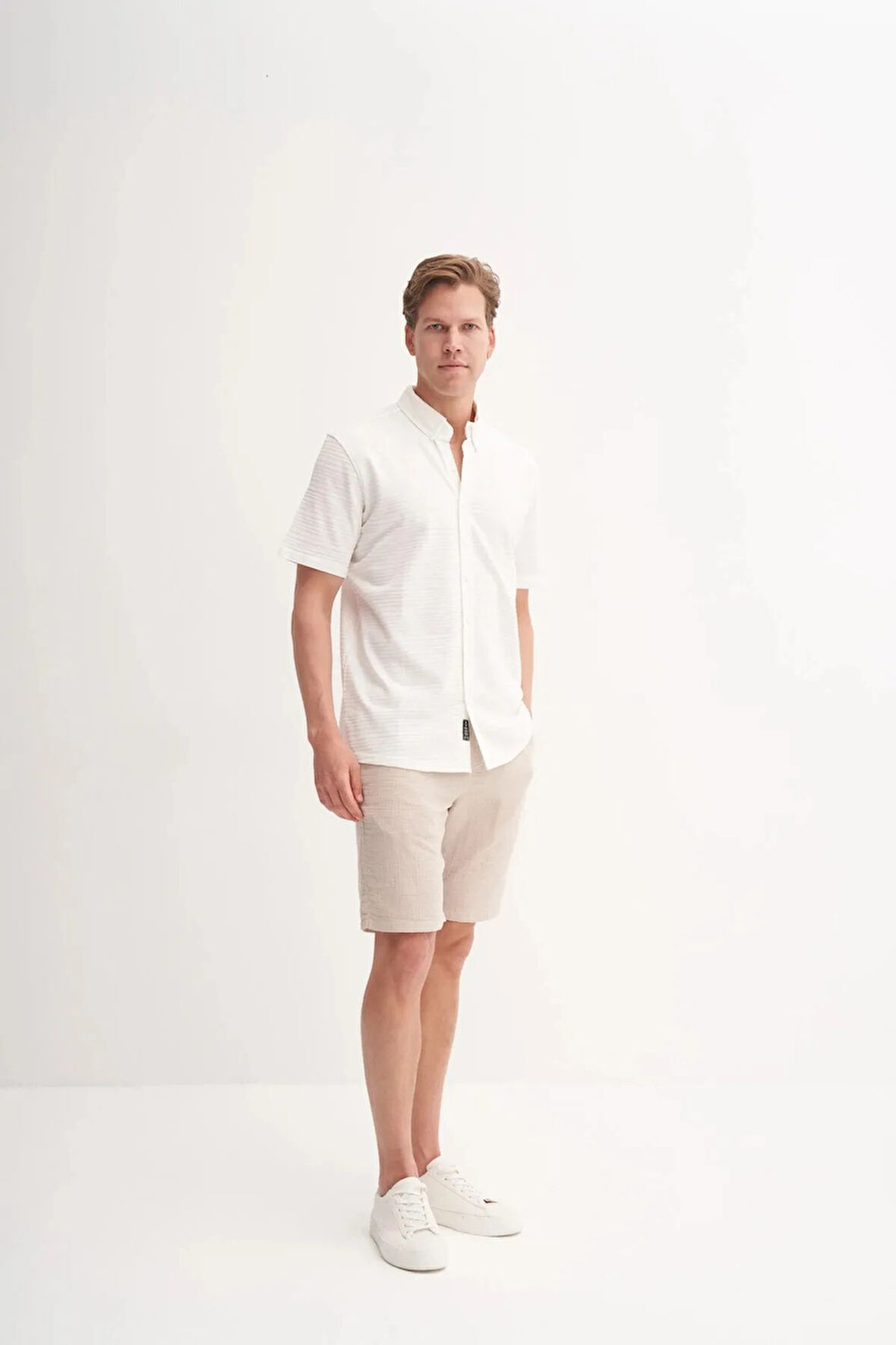 Cazador Regular Fit Jakarlı Zincir Desenli K.Kol Gömlek 2050 Ekru