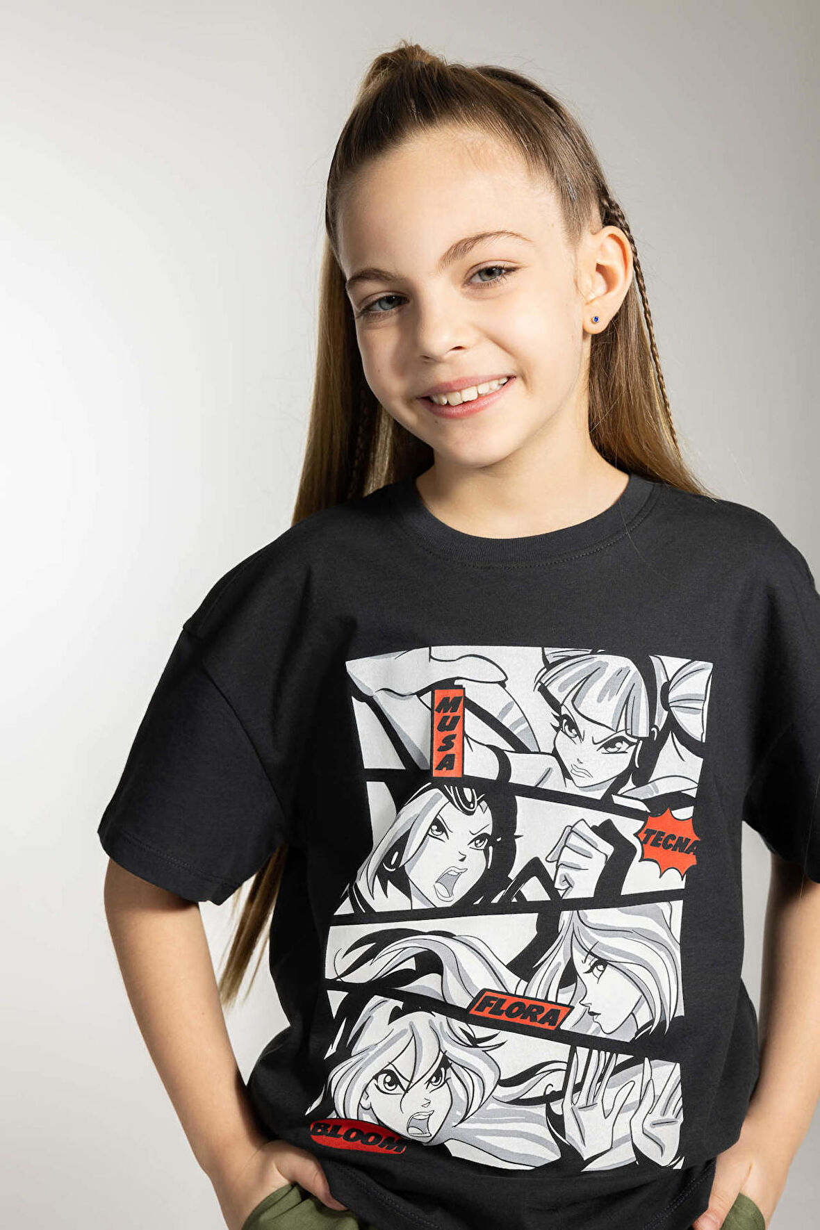 Kız Çocuk Winx Club Relax Fit Kisa Kollu Tisört