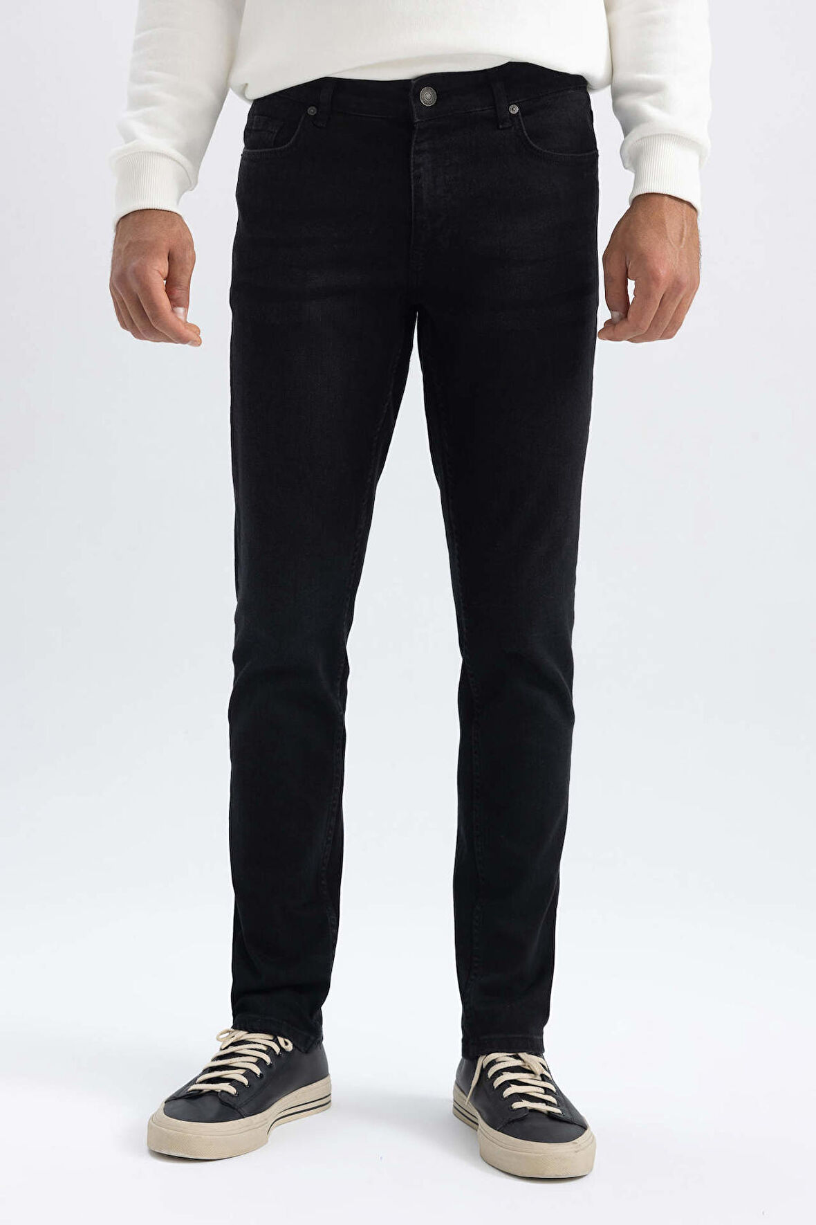 DeFacto Pedro Slim Fit Dar Kalıp Normal Bel Dar Paça Jean Pantolon R8788AZ23AUNM40