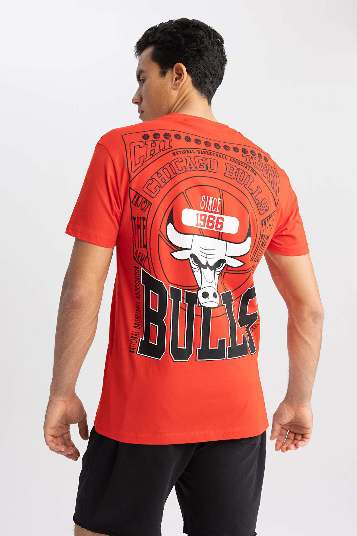 Fit NBA Chicago Bulls Lisansli Standart Fit Bisiklet Yaka %100 Pamuk Tisört