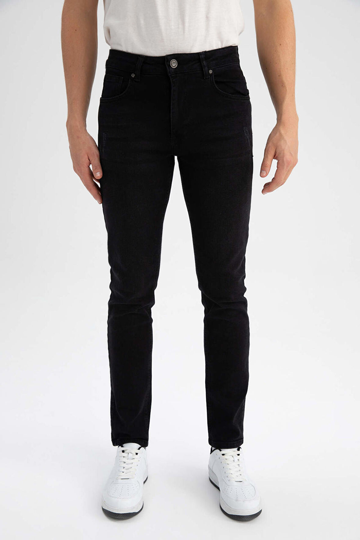 DeFacto Carlo Skinny Fit Ekstra Dar Kalıp Normal Bel Ekstra Dar Paça Jean Pantolon S2285AZ23SPNM40