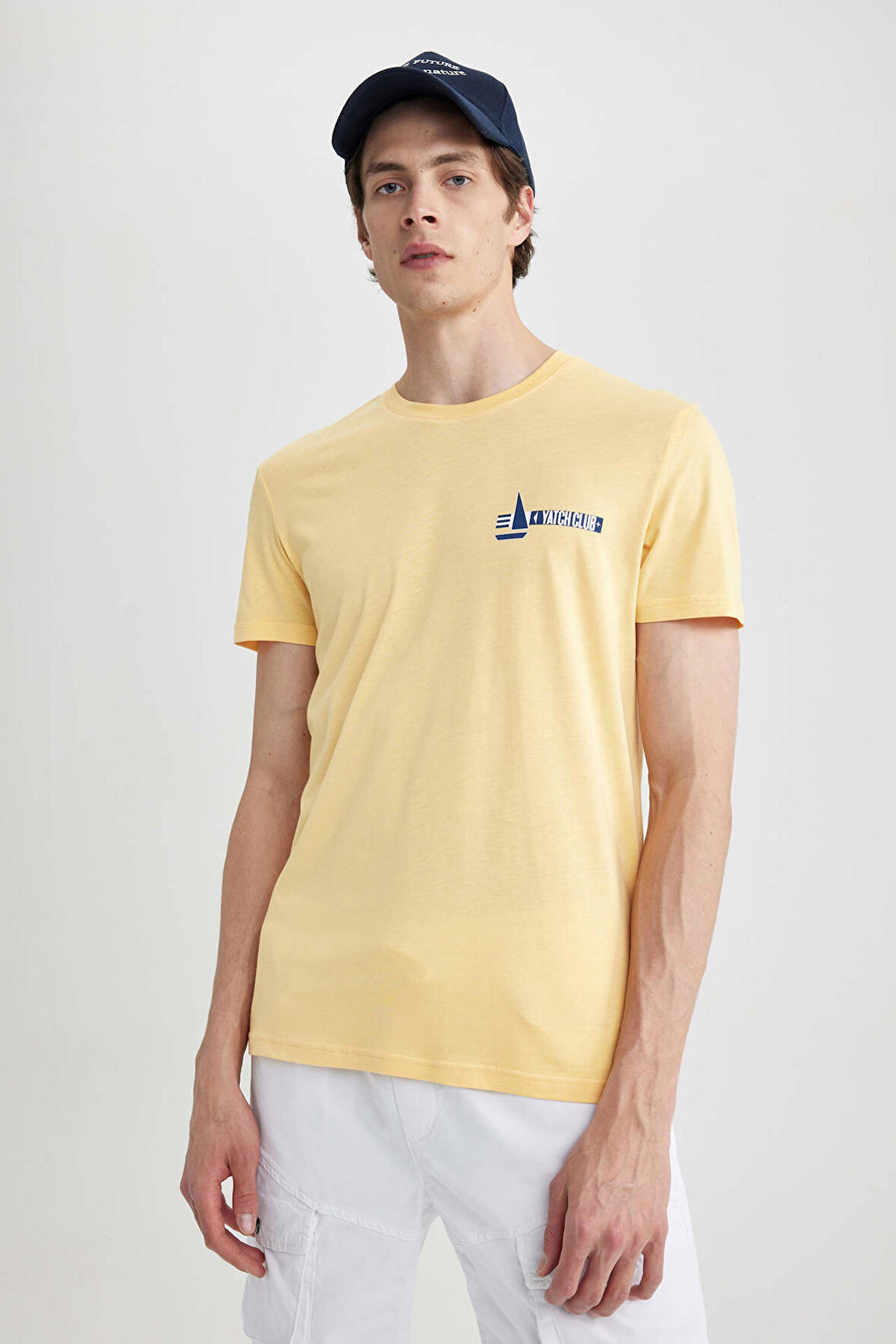 Slim Fit Bisiklet Yaka Baskili Tisört