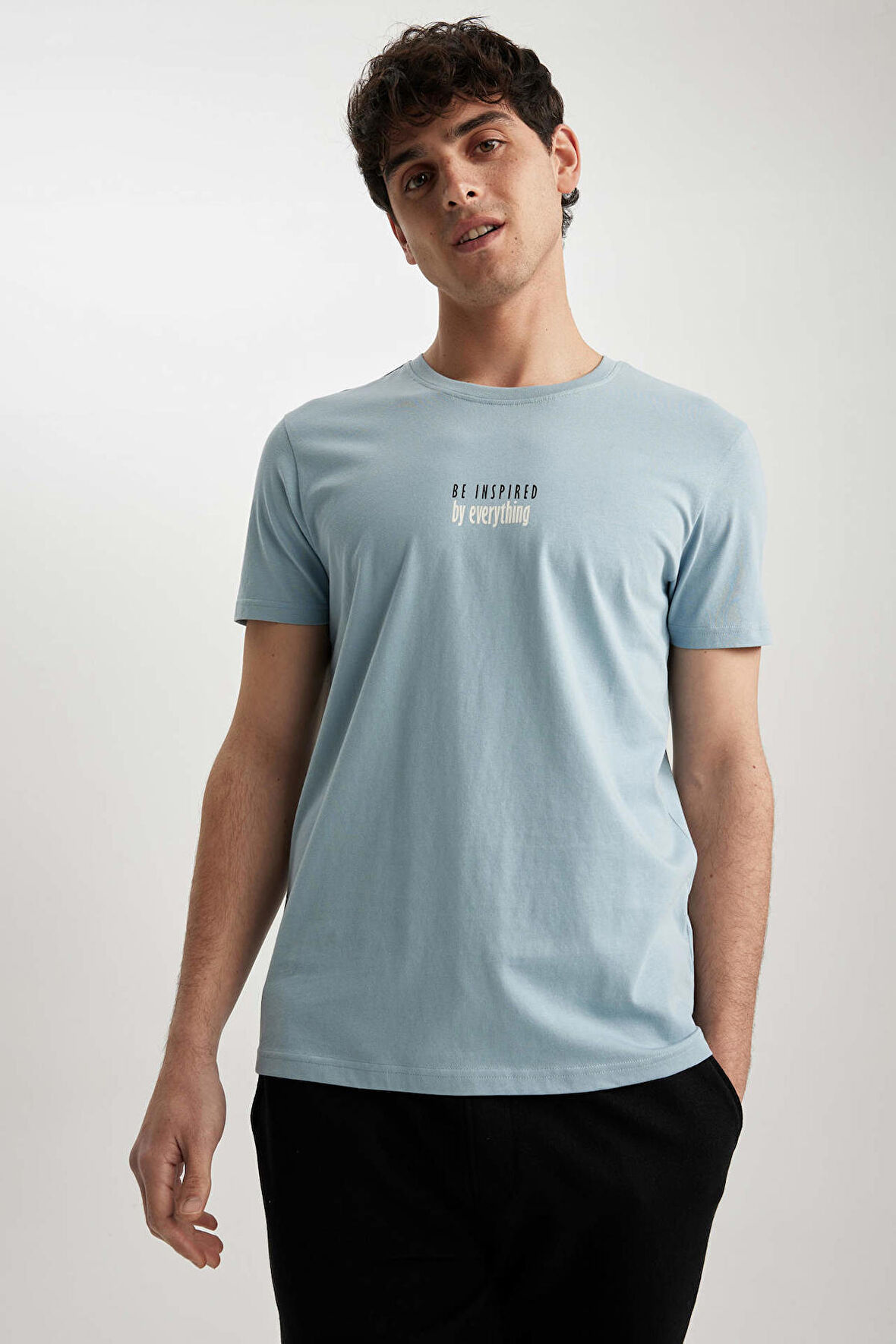 Slim Fit Bisiklet Yaka Baskili %100 Pamuk Tisört