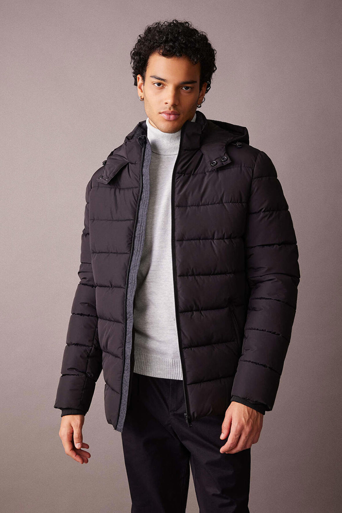 DeFacto Slim Fit Dik Yaka Suni Kürk Astarlı Şişme Mont R0216AZ23AUBK27