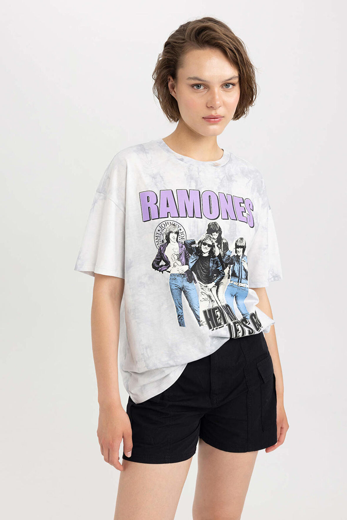 DeFacto Nirvana Oversize Fit Bisiklet Yaka Kısa Kollu %100 Pamuk Tişört A8584AX23SMGR184