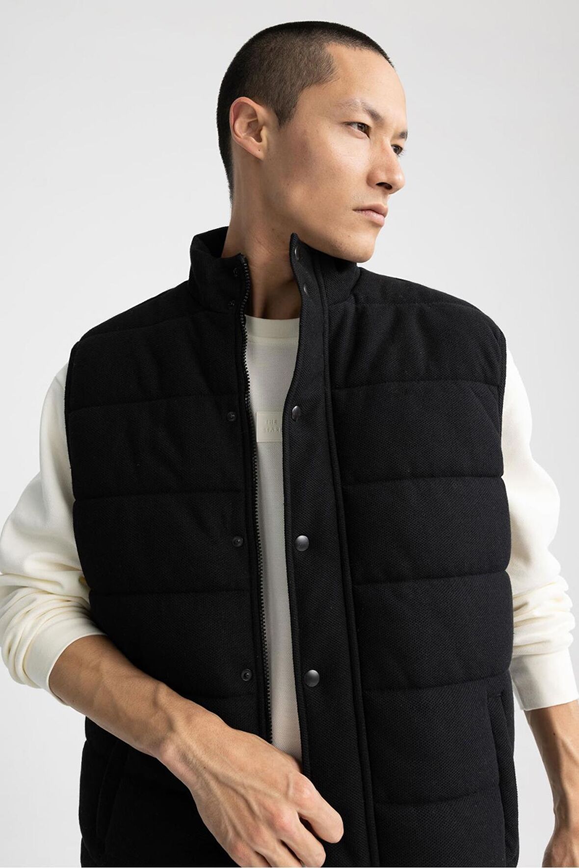 DeFacto Regular Fit Dik Yaka Cepli Şişme Yelek W8305AZ23SPBK81