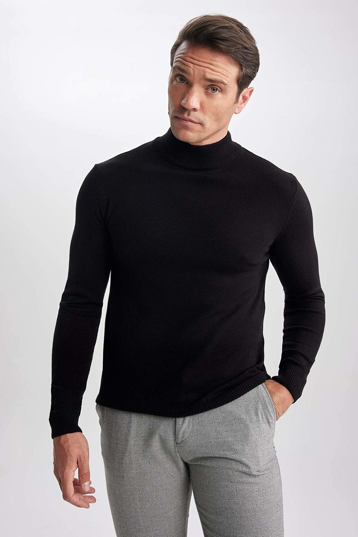 DeFacto Slim Fit Balıkçı Yaka Kazak R1127AZ23WNBK27