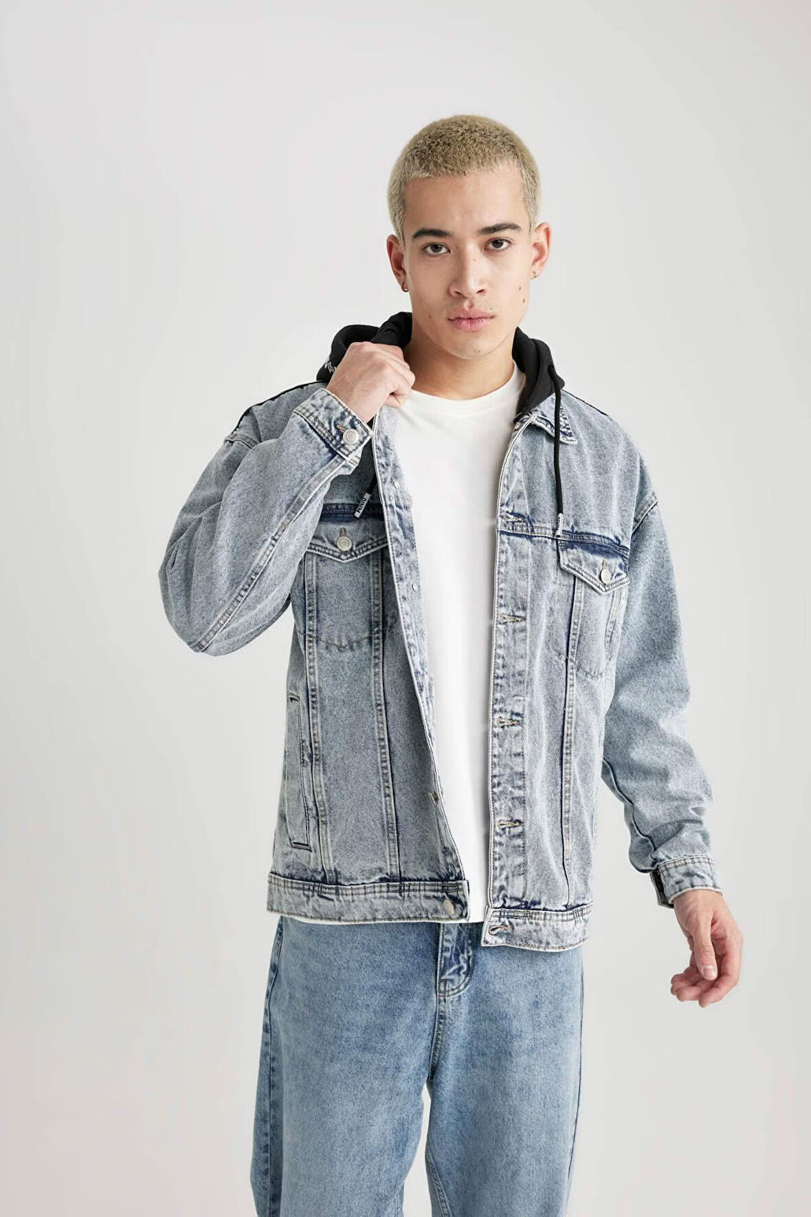 DeFacto Oversize Fit Kapüşonlu Jean Ceket B5745AX24SPNM39