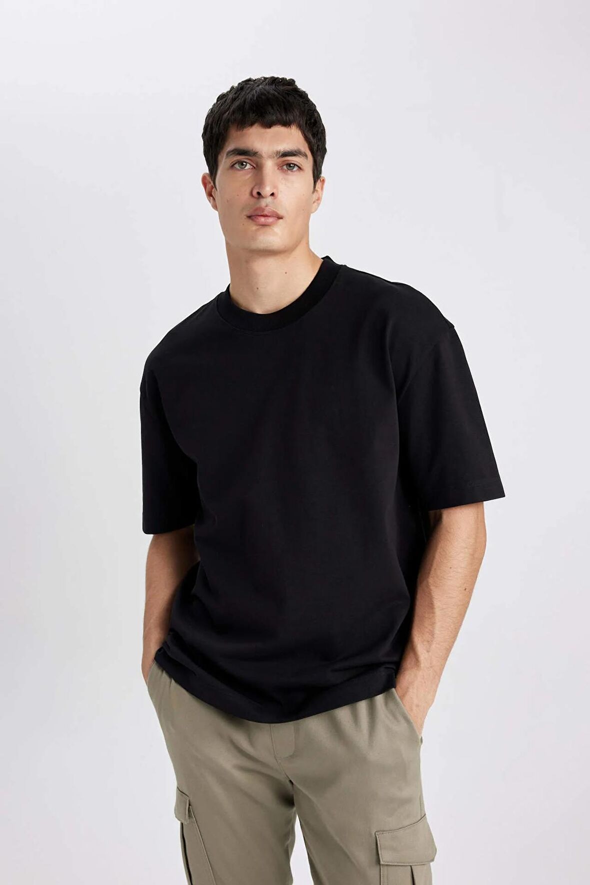 DeFacto Oversize Fit Bisiklet Yaka Kısa Kollu Tişört B4933AX24SPBK81