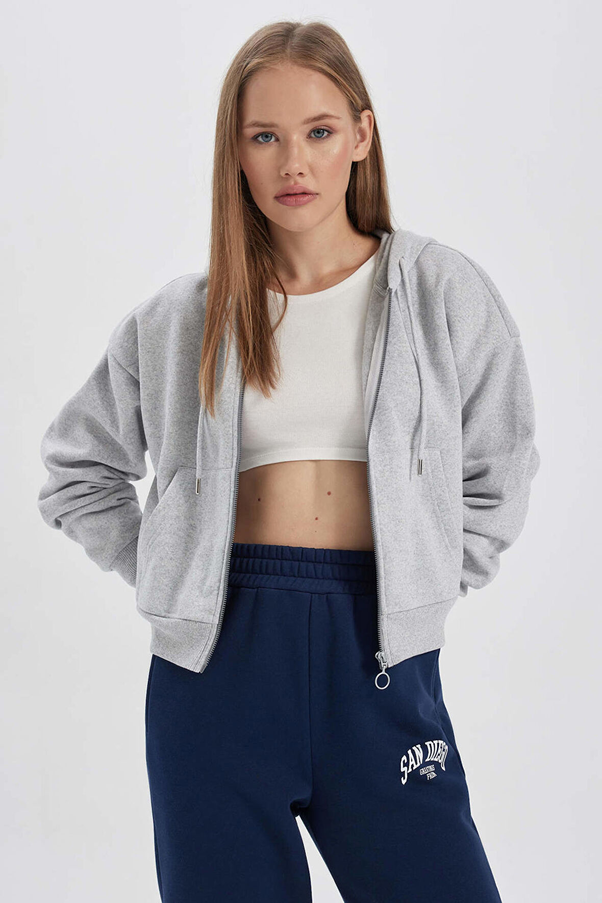 DeFacto Coool Regular Fit Kapüşonlu Fermuarlı Basic Sweatshirt Y7107AZ23WNGR382