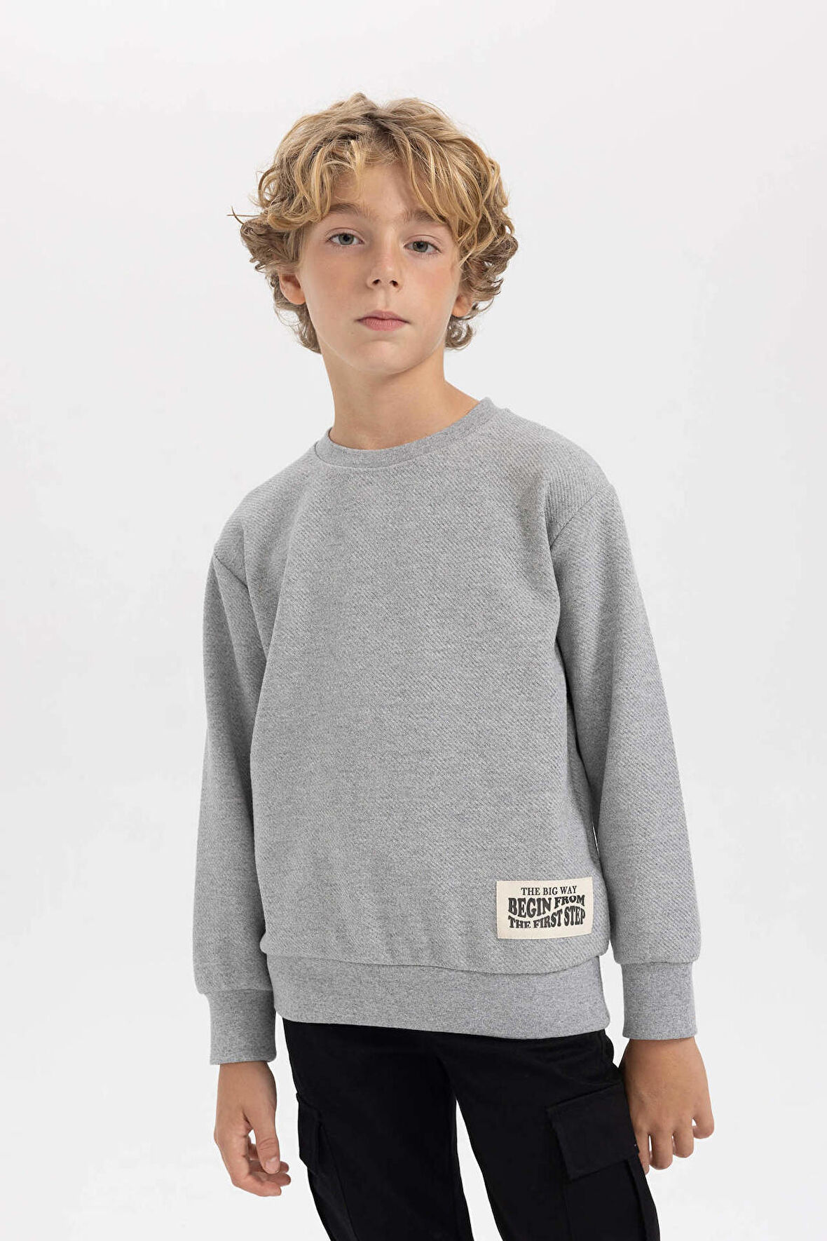 DeFacto Erkek Çocuk Bisiklet Yaka Dokuma Etiketli Basic Sweatshirt B3897A823WNGR210