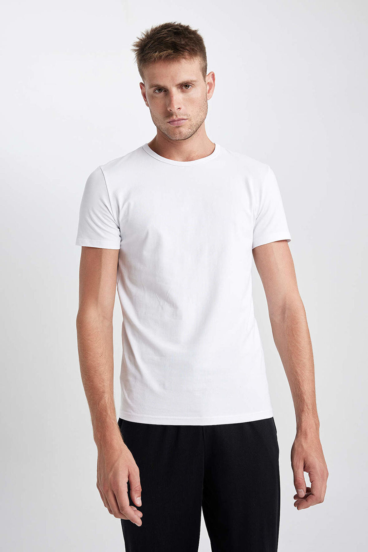 DeFacto Slim Fit Bisiklet Yaka Kısa Kollu Fanila L4885AZ23AUWT34