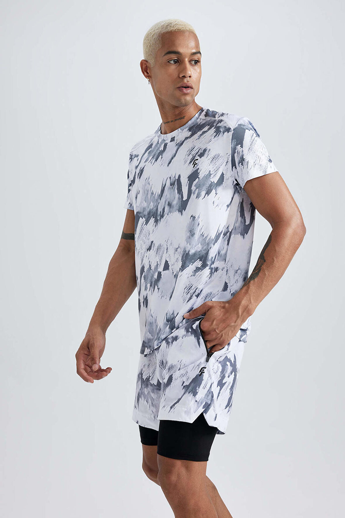 Defacto Fit Slim Fit Bisiklet Yaka Desenli Tişört A6966AX23AUGR94