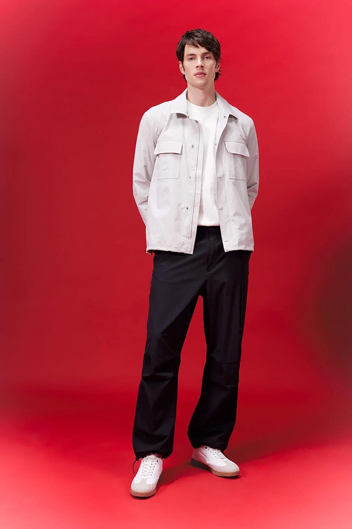 DeFacto Yazlık Pantolon Relax Fit Rahat Kesim Kargo Cepli Beli Paçası Lastikli B4519AX24SPBK81