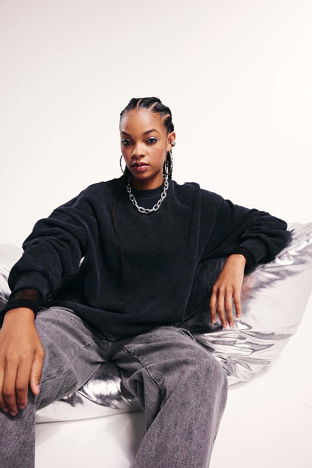 DeFacto Oversize Fit Bisiklet Yaka Kalın Yıkamalı Soluk Efektli Basic Sweatshirt B8217AX23WNBK81