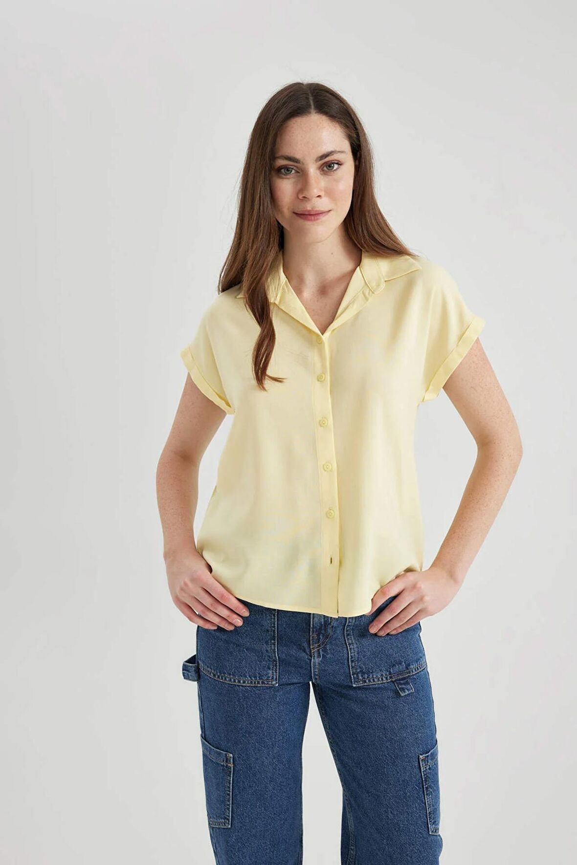 DeFacto Regular Fit Basic Kısa Kollu Gömlek U2742AZ24SMYL236