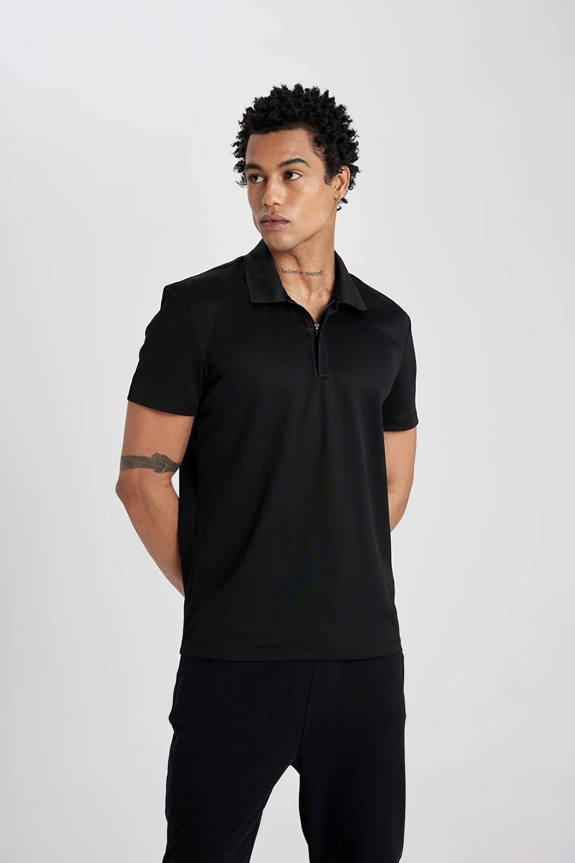 DeFactoFit Slim Fit Dar Kesim Polo Yaka Sporcu Kısa Kollu Tişört Z5598AZ24SPBK81