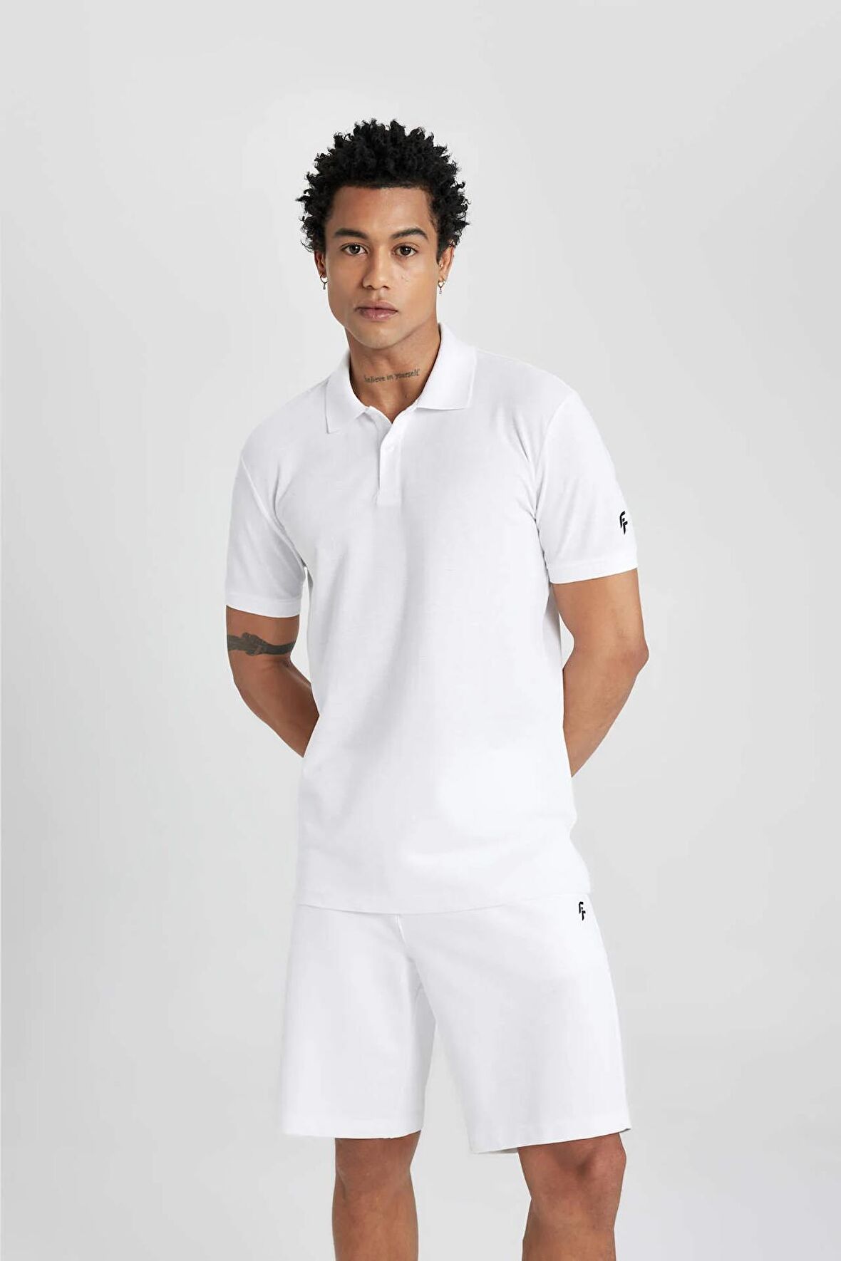 DeFactoFit Slim Fit Polo Yaka Kısa Kollu Pamuklu Tişört