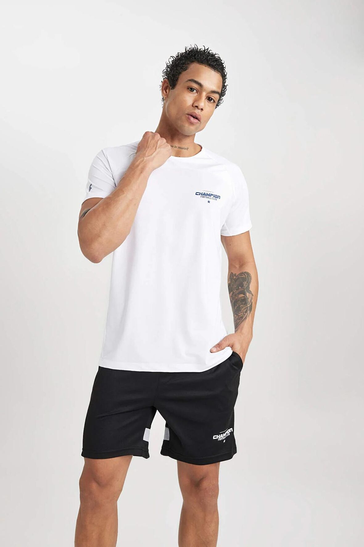 DeFactoFit Slim Fit Dar Kesim Bisiklet Yaka Baskılı Kısa Kollu Sporcu Tişört B5019AX24SPWT80