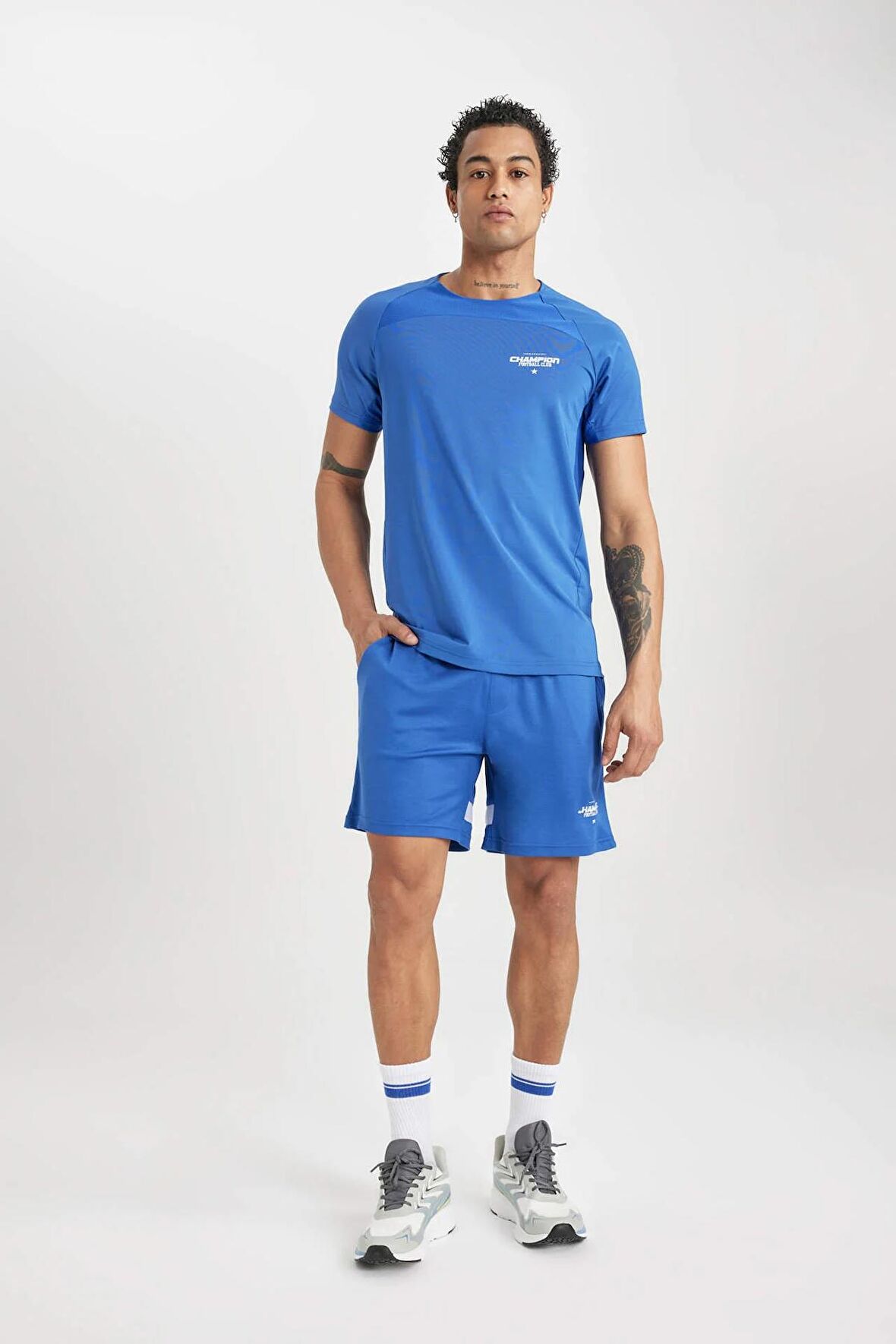 DeFactoFit Slim Fit Dar Kesim Sporcu Kısa Paça Şort B5028AX24SPBE169