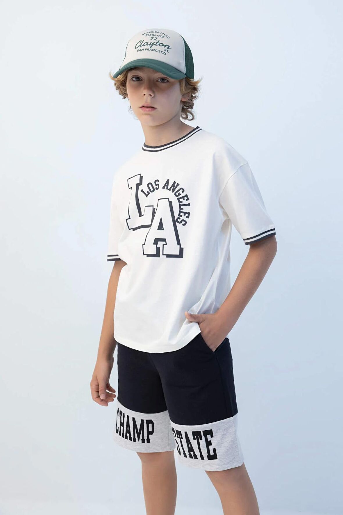 DeFacto Erkek Çocuk Oversize Geniş Kalıp Bisiklet Yaka Baskılı Kısa Kollu Tişört C3900A824HSER105