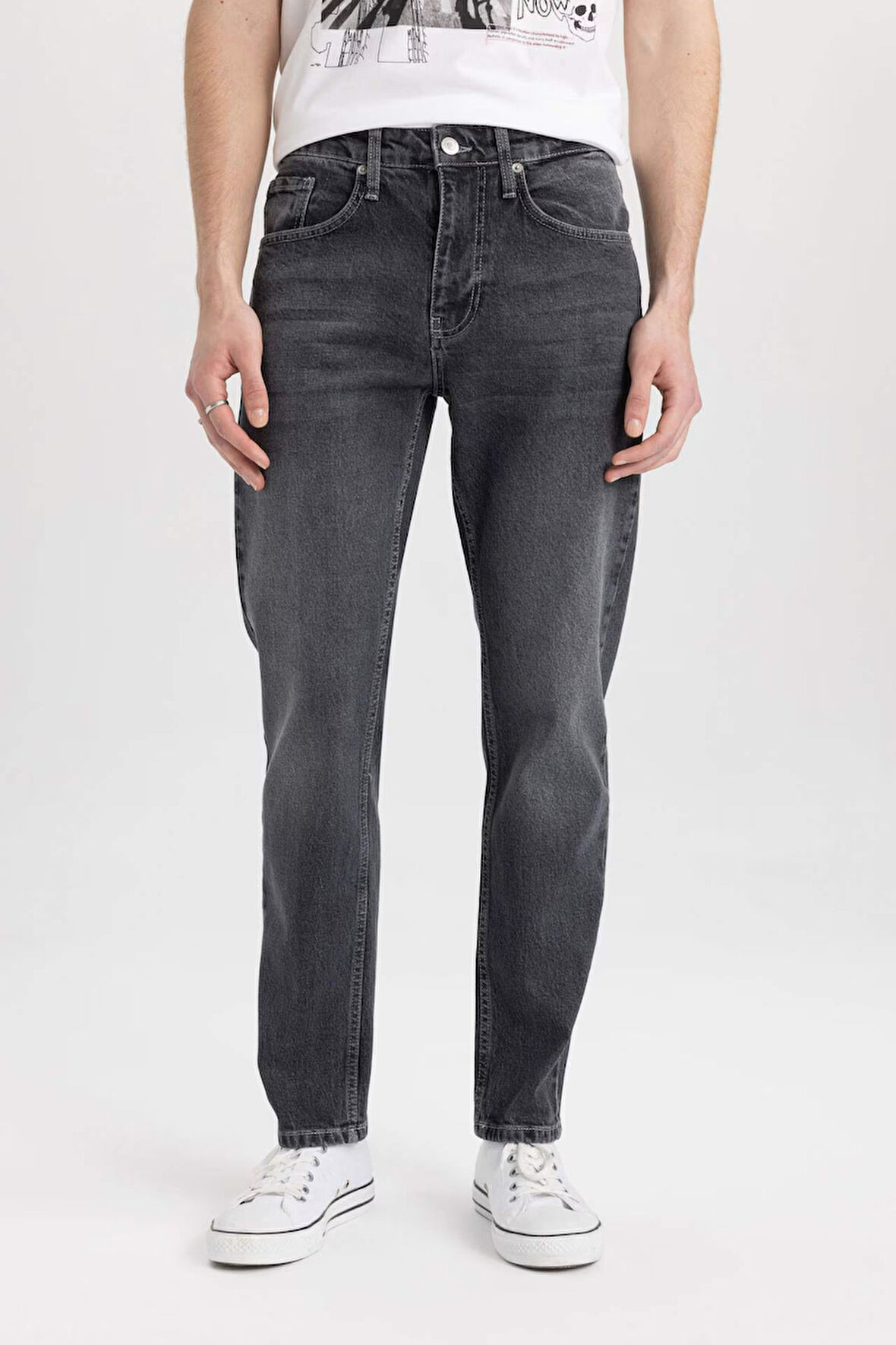 Slim Tapered Fit Dar Kalıp Normal Bel Daralan Paça Jean Pantolon
