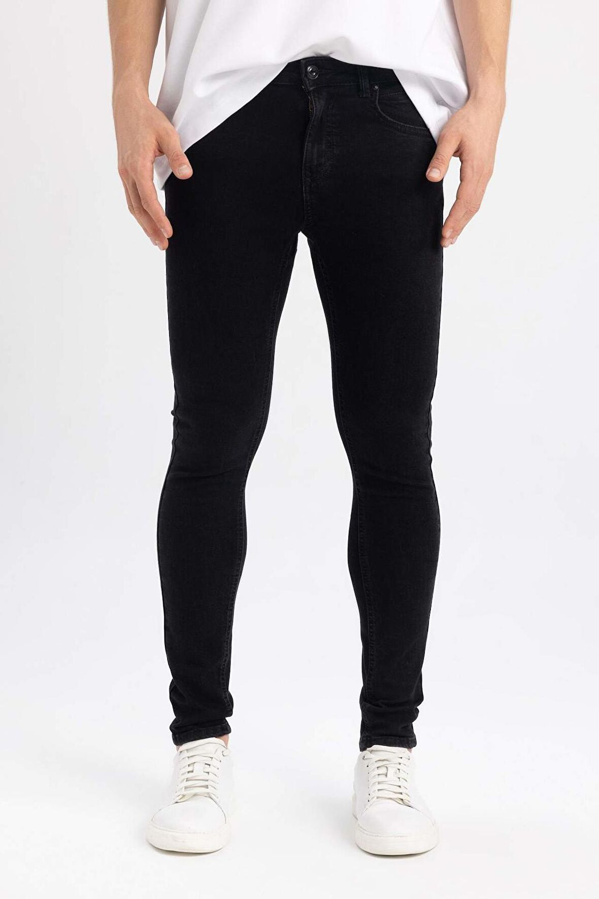 DeFacto Super Skinny Fit En Dar Kalıp Normal Bel Ekstra Dar Paça Jean Pantolon R8752AZ24SPNM40