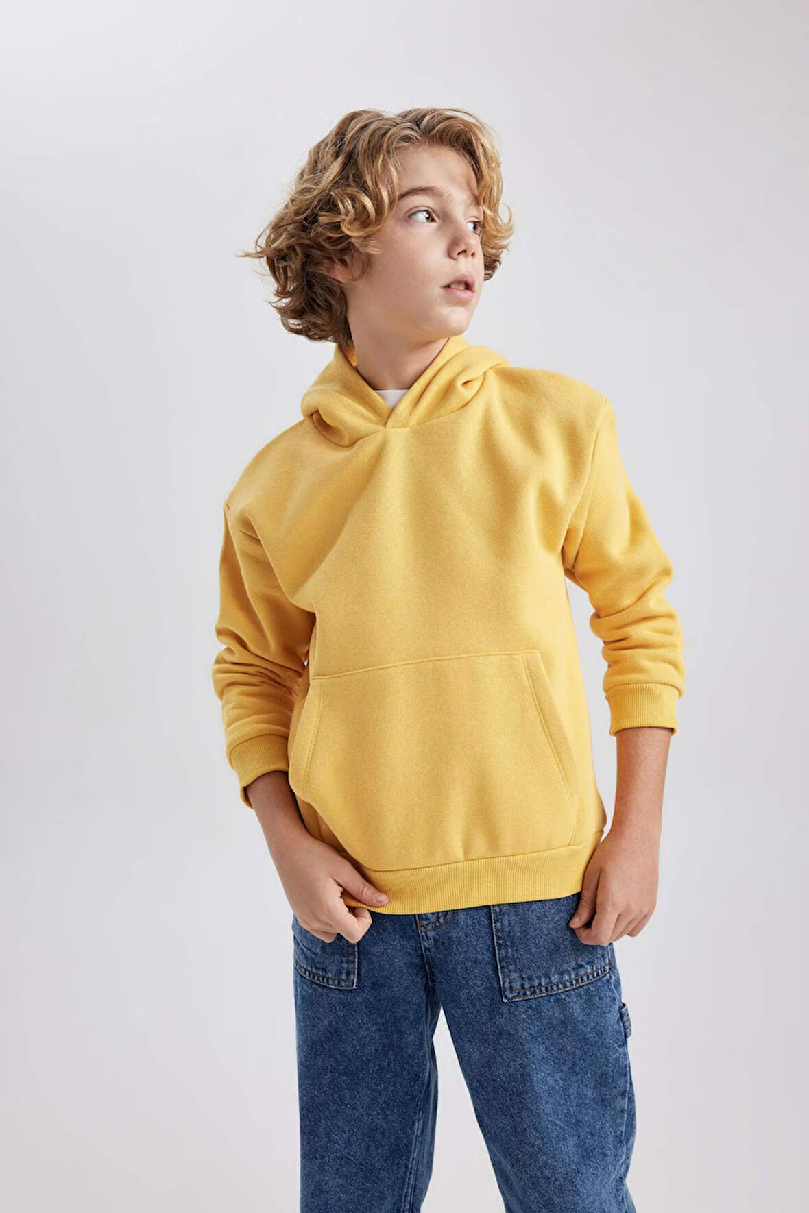 DeFacto Erkek Çocuk Basic Düz Kapüşonlu Sweatshirt B7773A8NSYL275