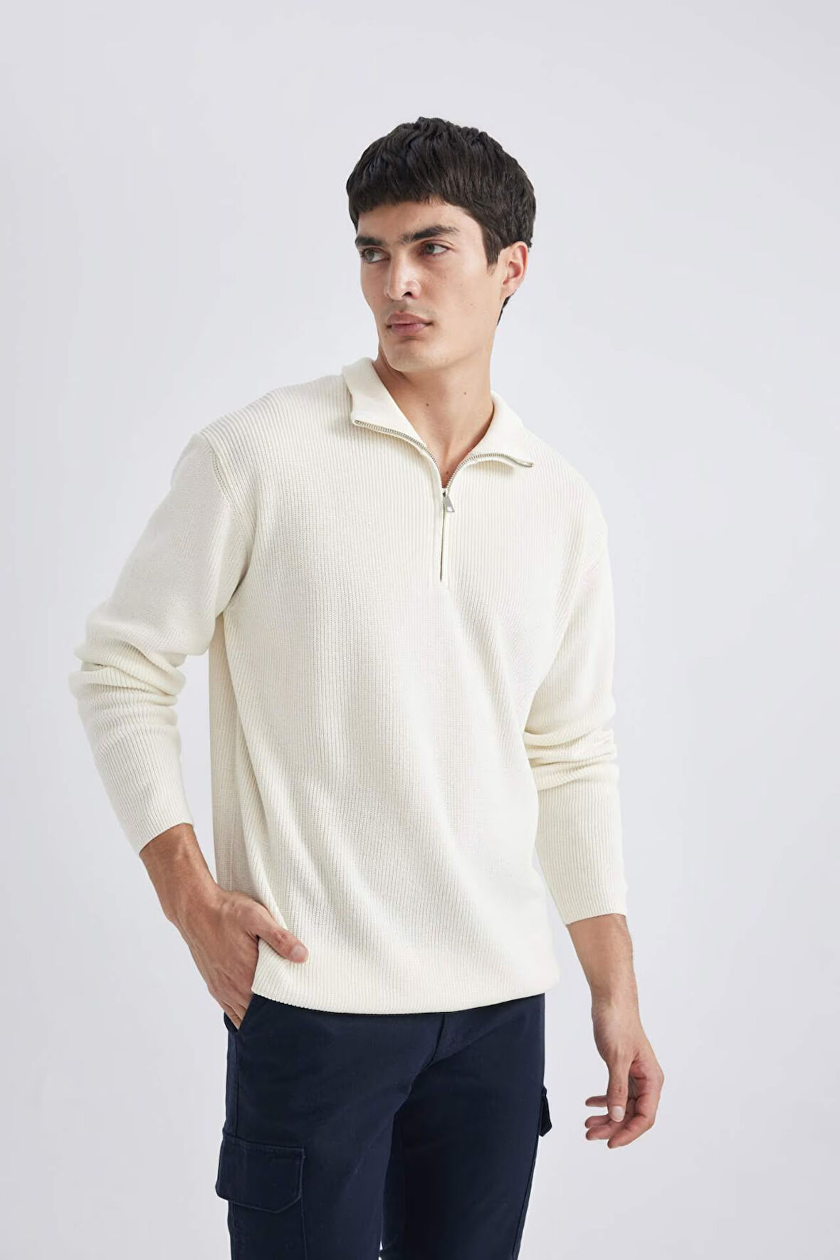 DeFacto Loose Fit Balıkçı Yaka Selanik Kumaş Kazak B9706AX24AUER42
