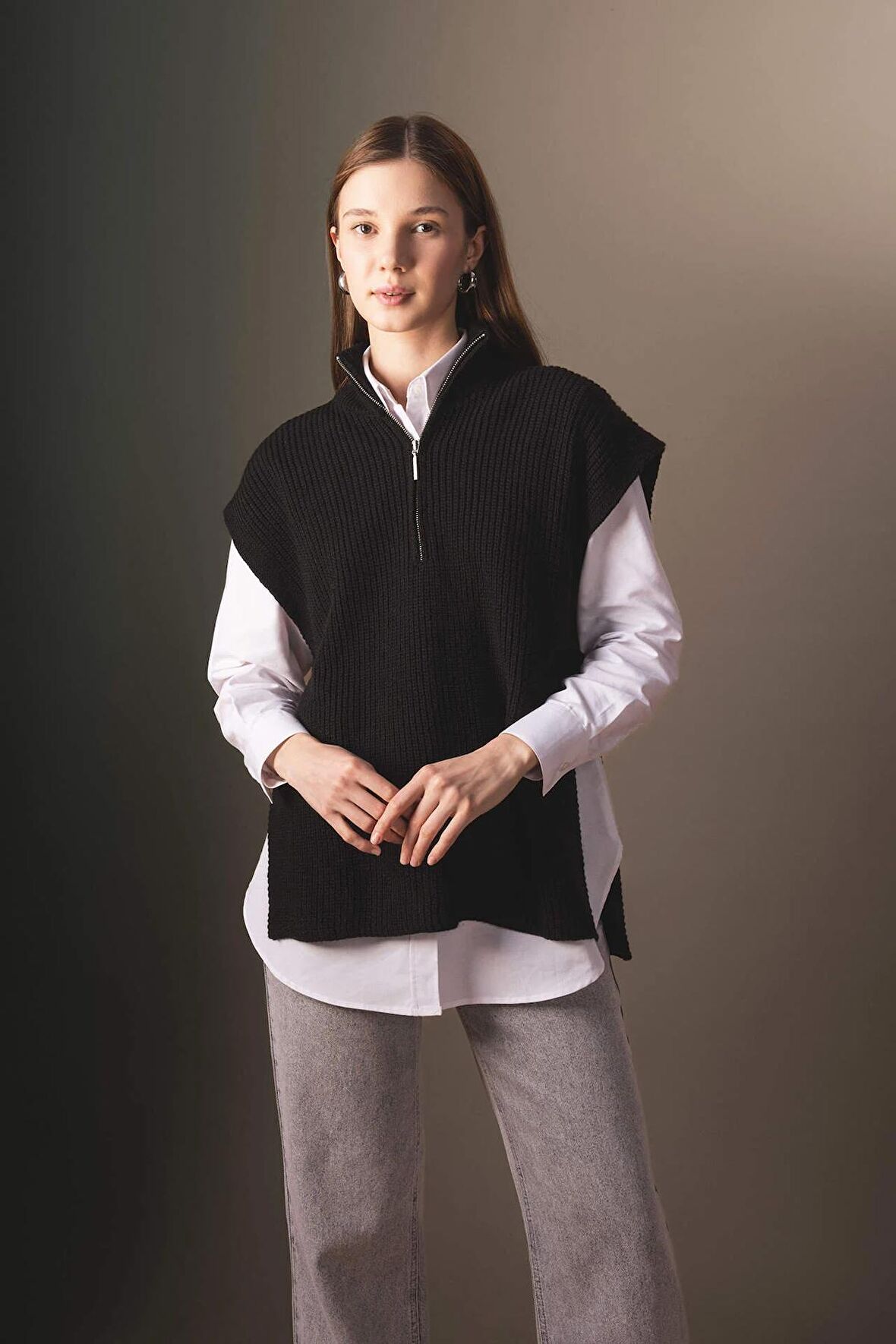 DeFacto Regular Fit Fermuarlı Dik Yaka Süveter B8141AX23WNBK81