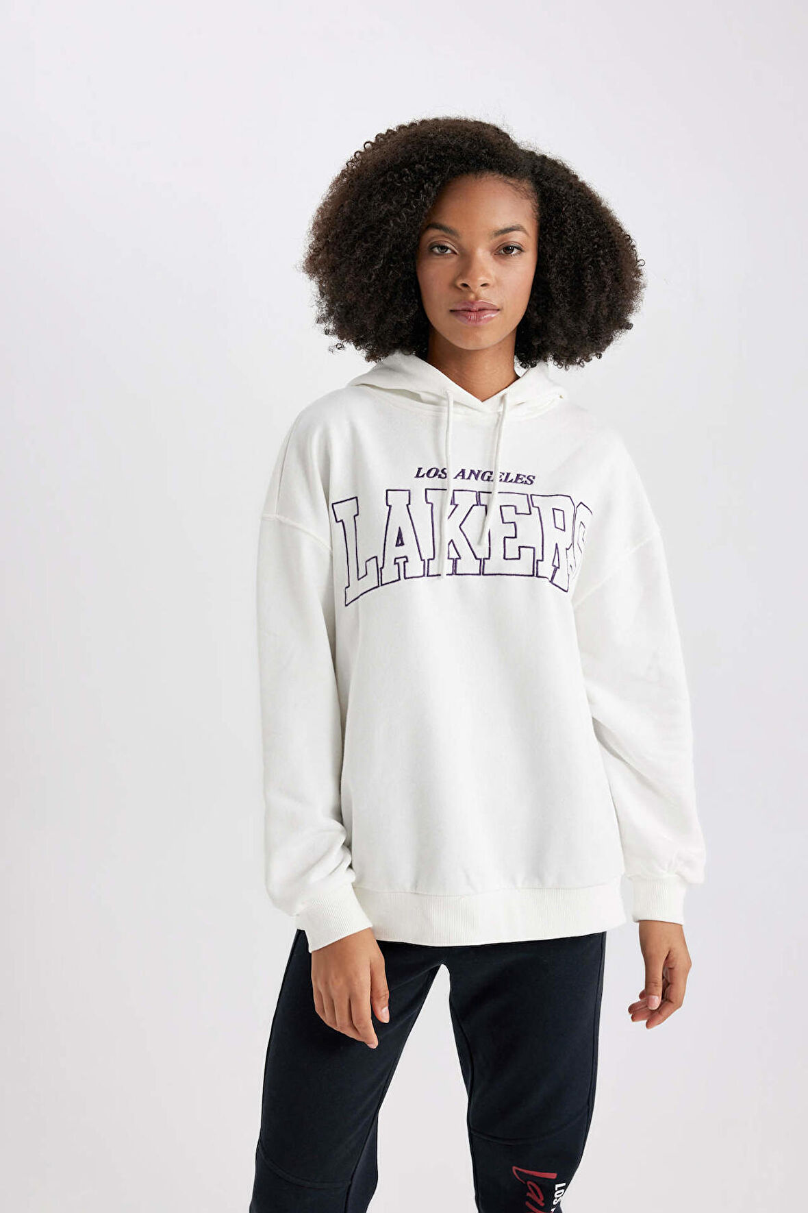 DeFactoFit NBA Los Angeles Lakers Oversize Fit Kapüşonlu Sweatshirt B3942AX24SPER105
