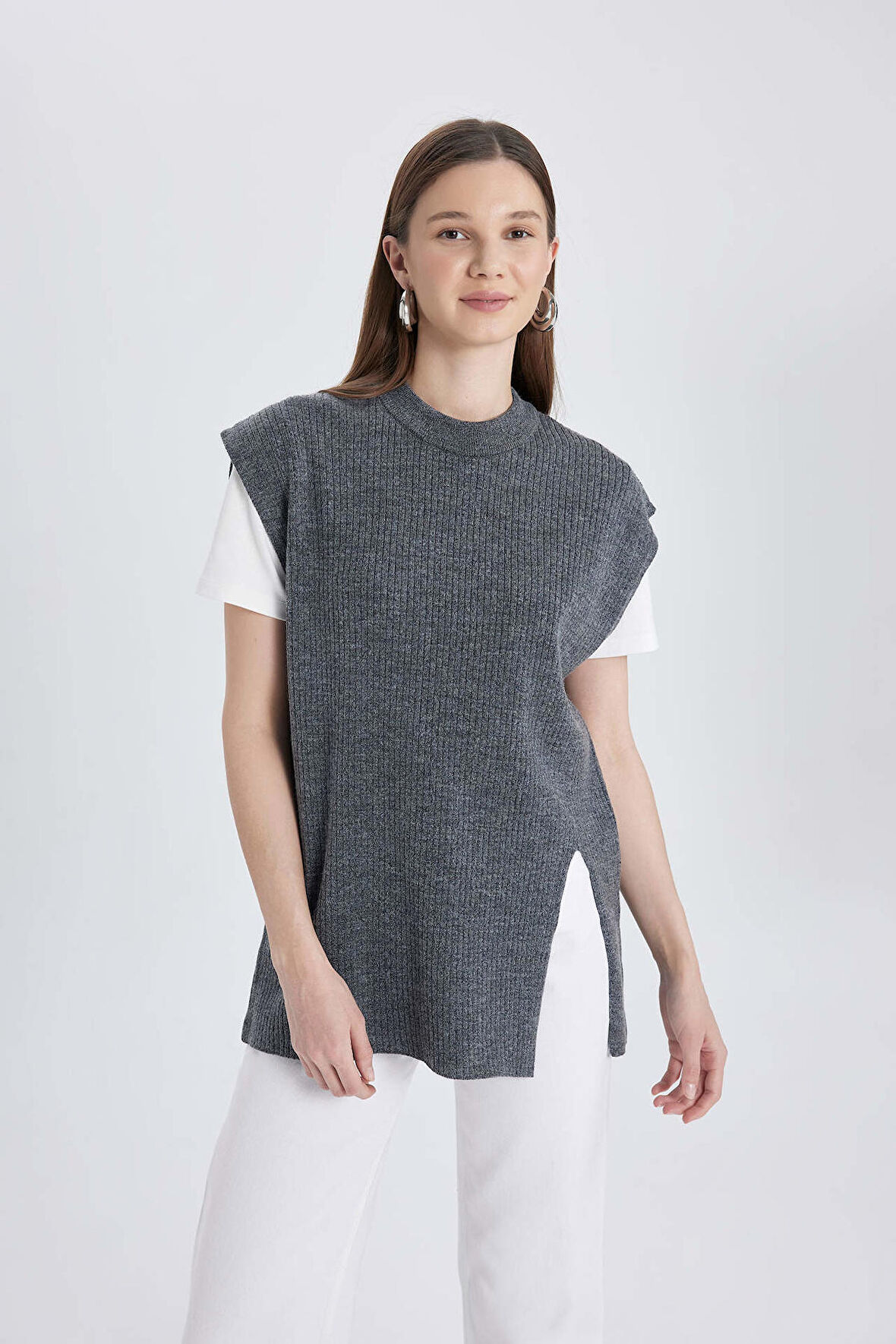 DeFacto Regular Fit Bisiklet Yaka Triko Basic Süveter B9829AX24SPGR76