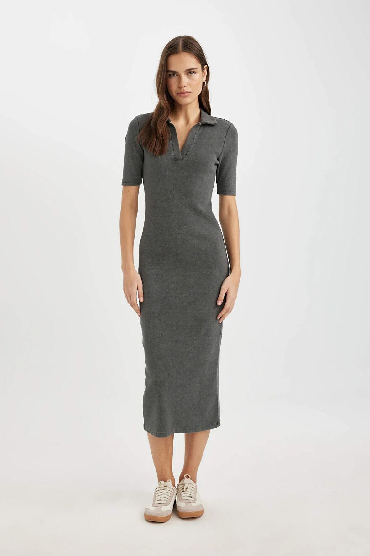 DeFacto Bodycon Vücudu Saran Polo Yaka Yıkamalı Fitilli Kaşkorse Kısa Kollu Midi Elbise C2893AX24SPGR450