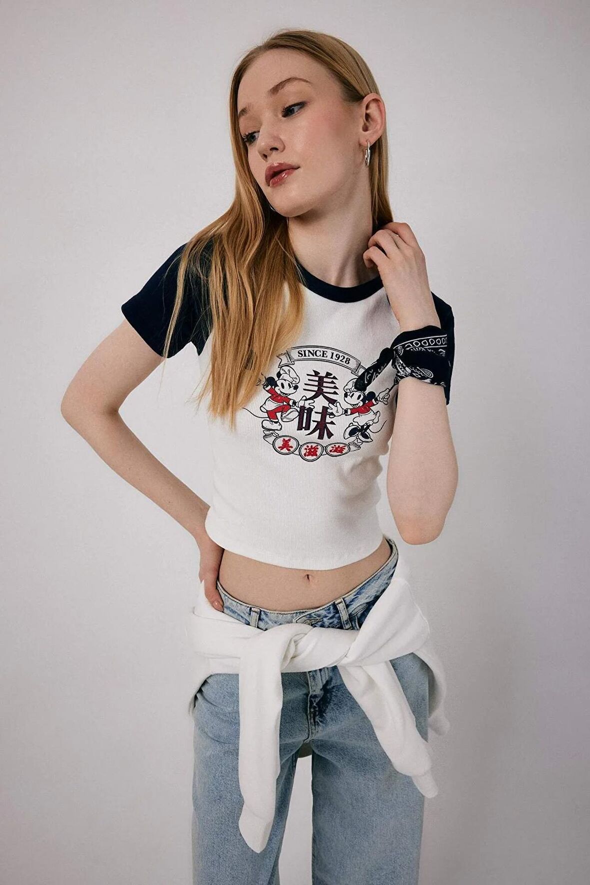 DeFacto Coool Disney Mickey & Minnie Fitted Fitilli Kaşkorse Kısa Kollu Tişört C3787AX24SMWT32