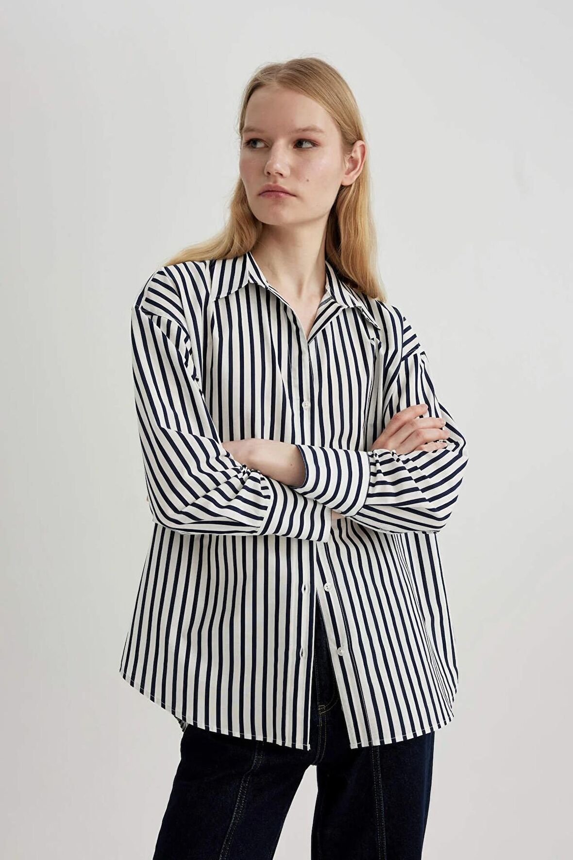 DeFacto Oversize Fit Poplin Uzun Kollu Çizgili Gömlek W7702AZ24SPNV42