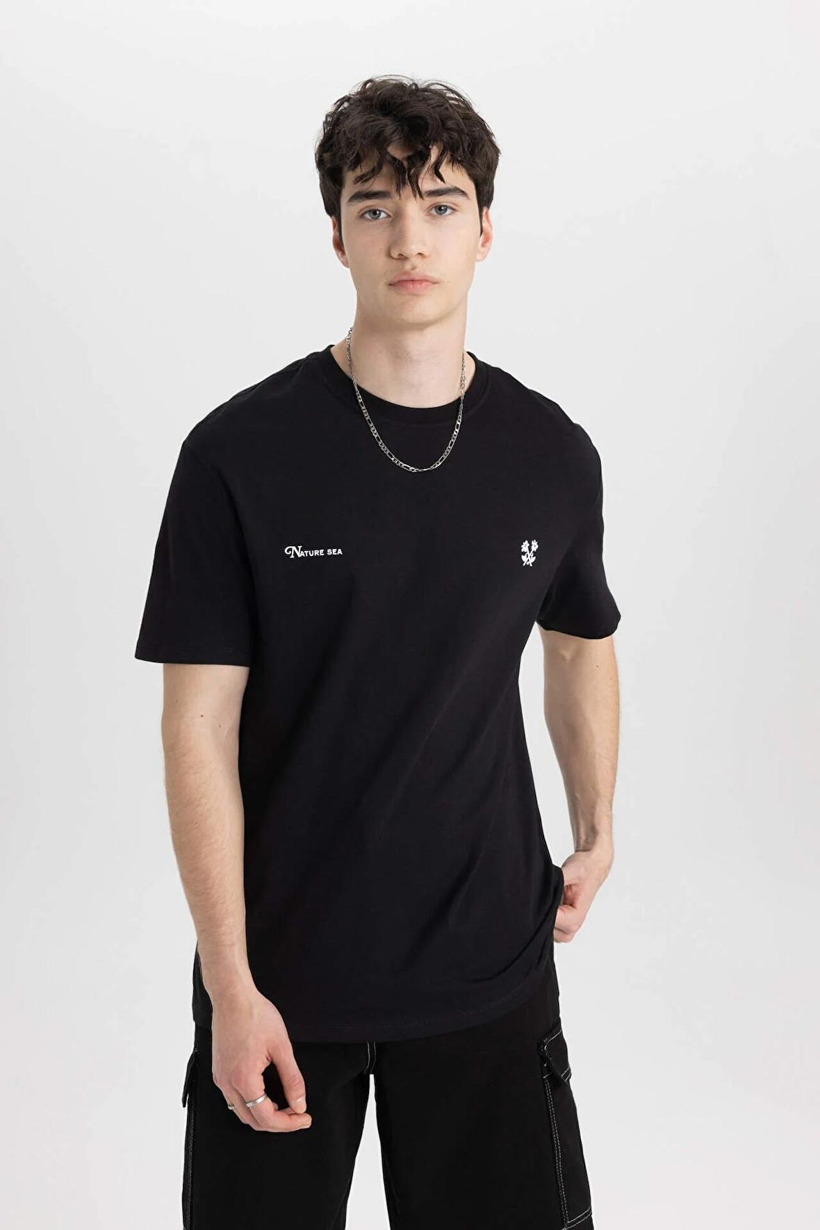 DeFacto Regular Fit Bisiklet Yaka Baskılı Kısa Kollu Tişört C2117AX24SMBK81